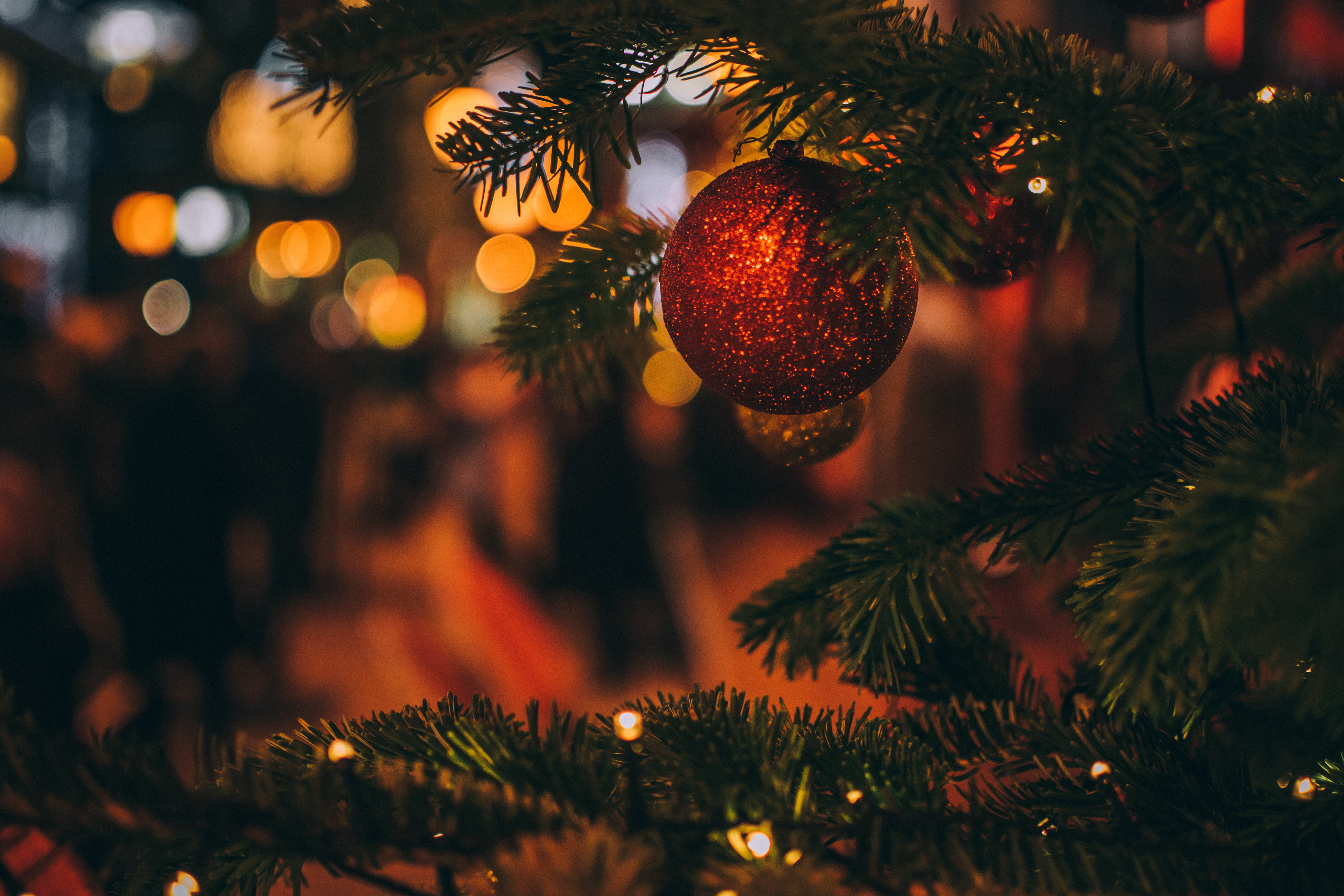 Những đồ trang trí Noel sẽ khiến cho căn nhà của bạn trở nên sống động và ấm áp hơn trong mùa lễ hội năm nay. Hãy cùng chiêm ngưỡng những hình ảnh tuyệt đẹp về các mẫu đồ trang trí Noel chỉ trong vài giây.