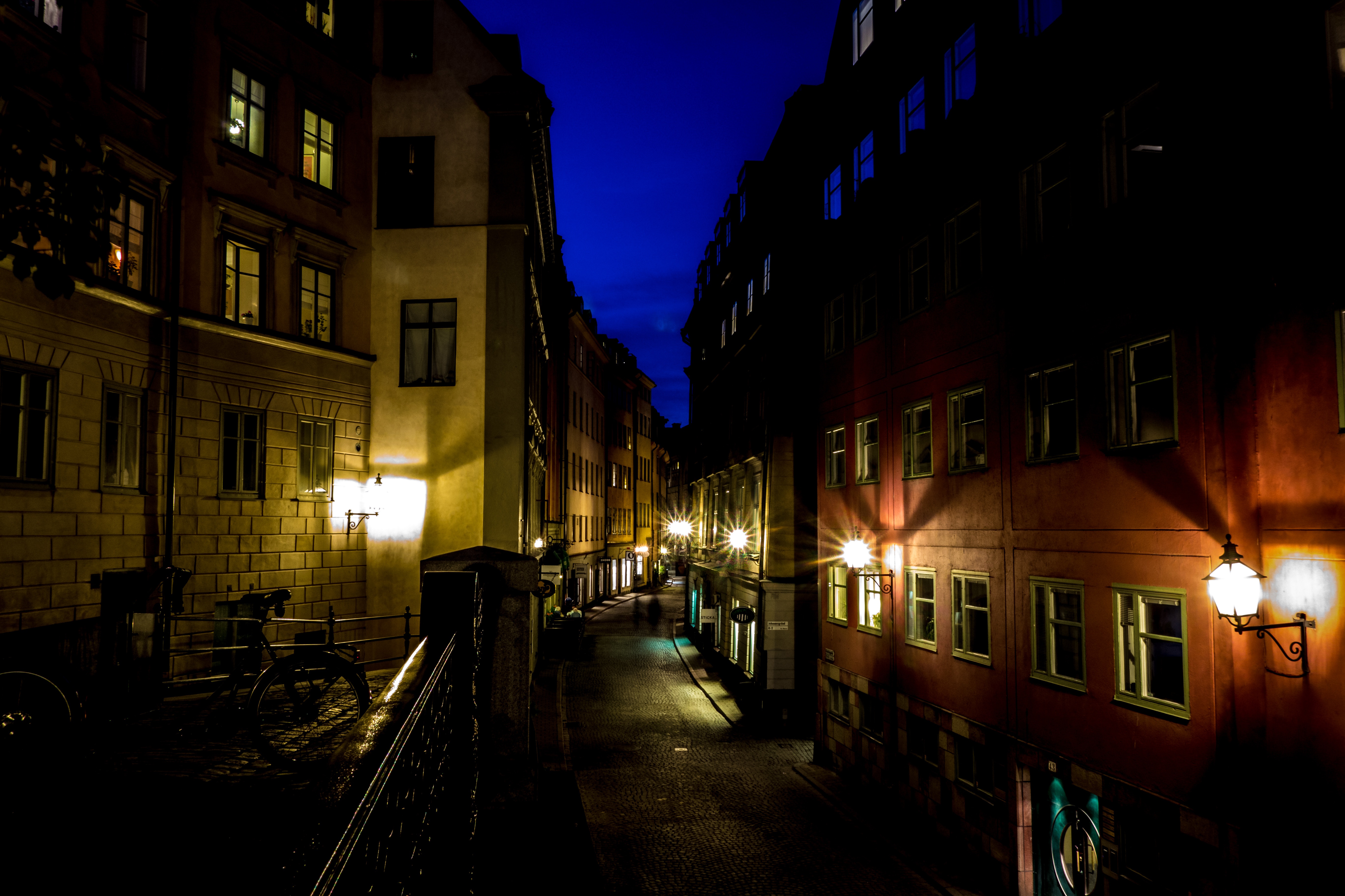 вечерняя улица.