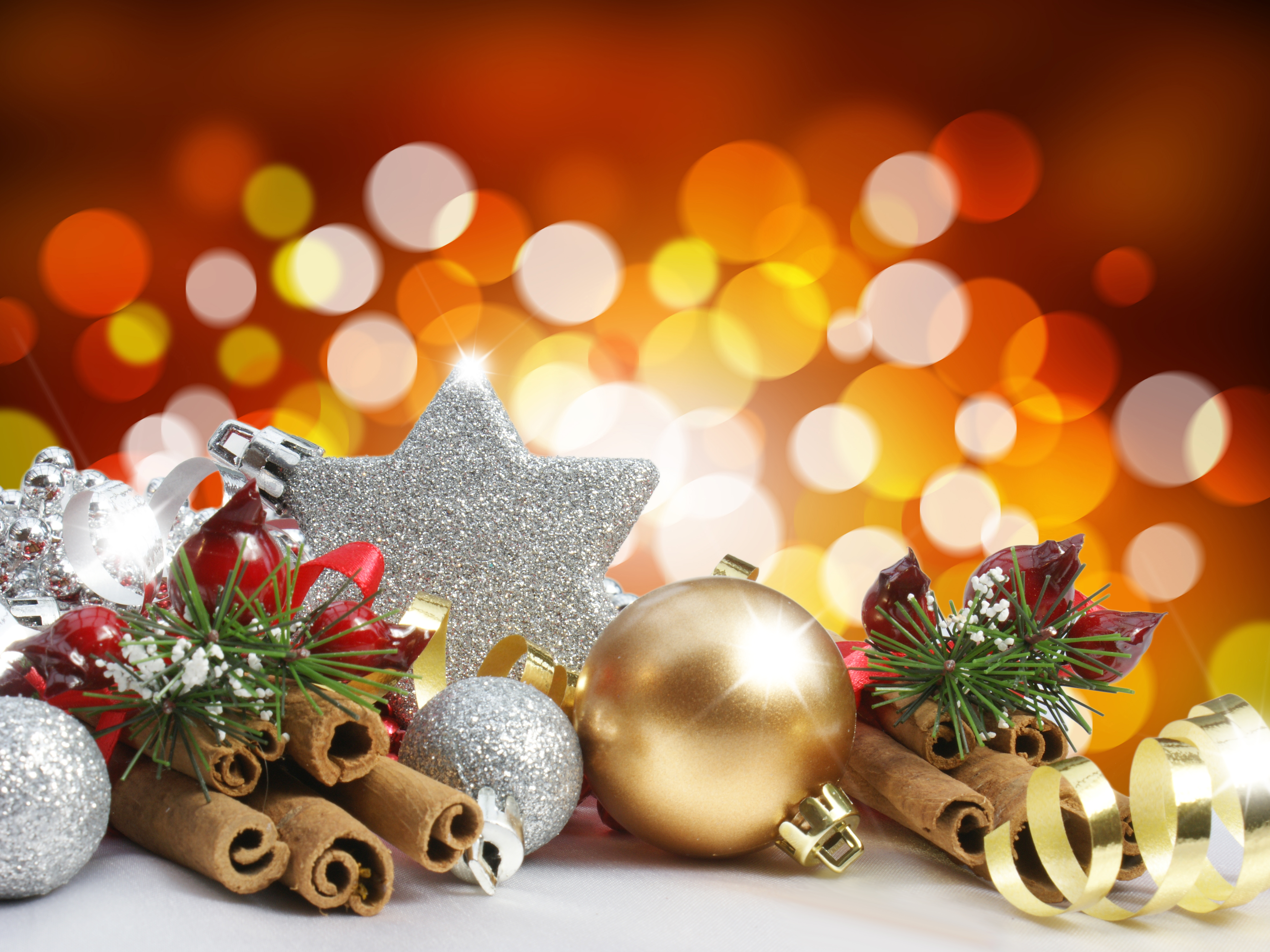 Новогодние куранты. Новый год (праздник). Новый год что он принесет. Новый год что он принесет. Высказывания о подарках на новый год.