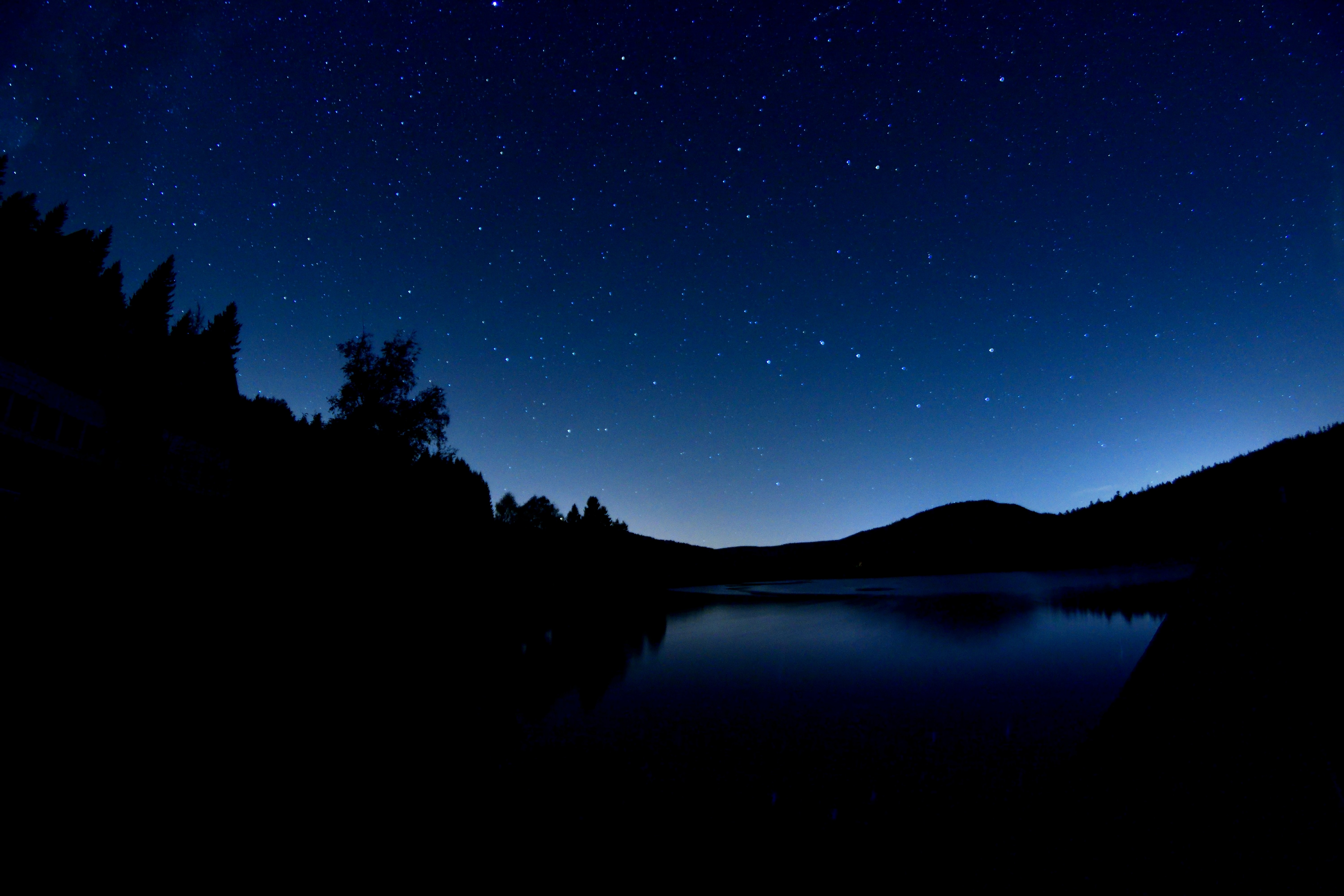 Ночь озеро звезды. Ночное небо. Природа ночью. Ночной пейзаж. Звёздная ночь.