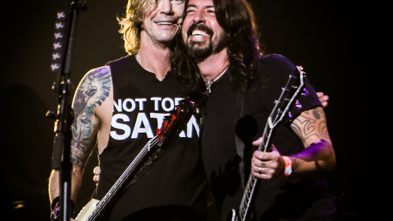 Dave Grohl, Guns N Roses, Paradise City, Guitar, Foo Fighters. Wallpaper in 1280x720 Resolution