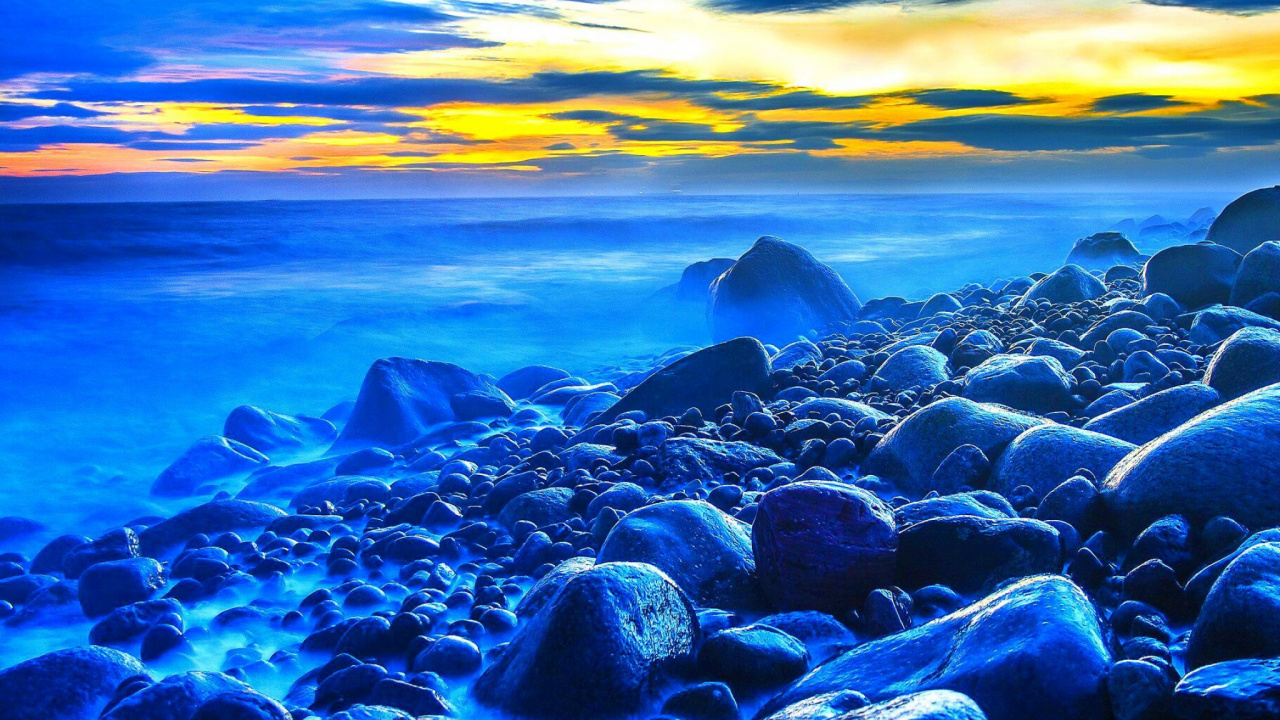 Rocas Negras y Grises en la Orilla Del Mar Durante la Puesta de Sol. Wallpaper in 1280x720 Resolution