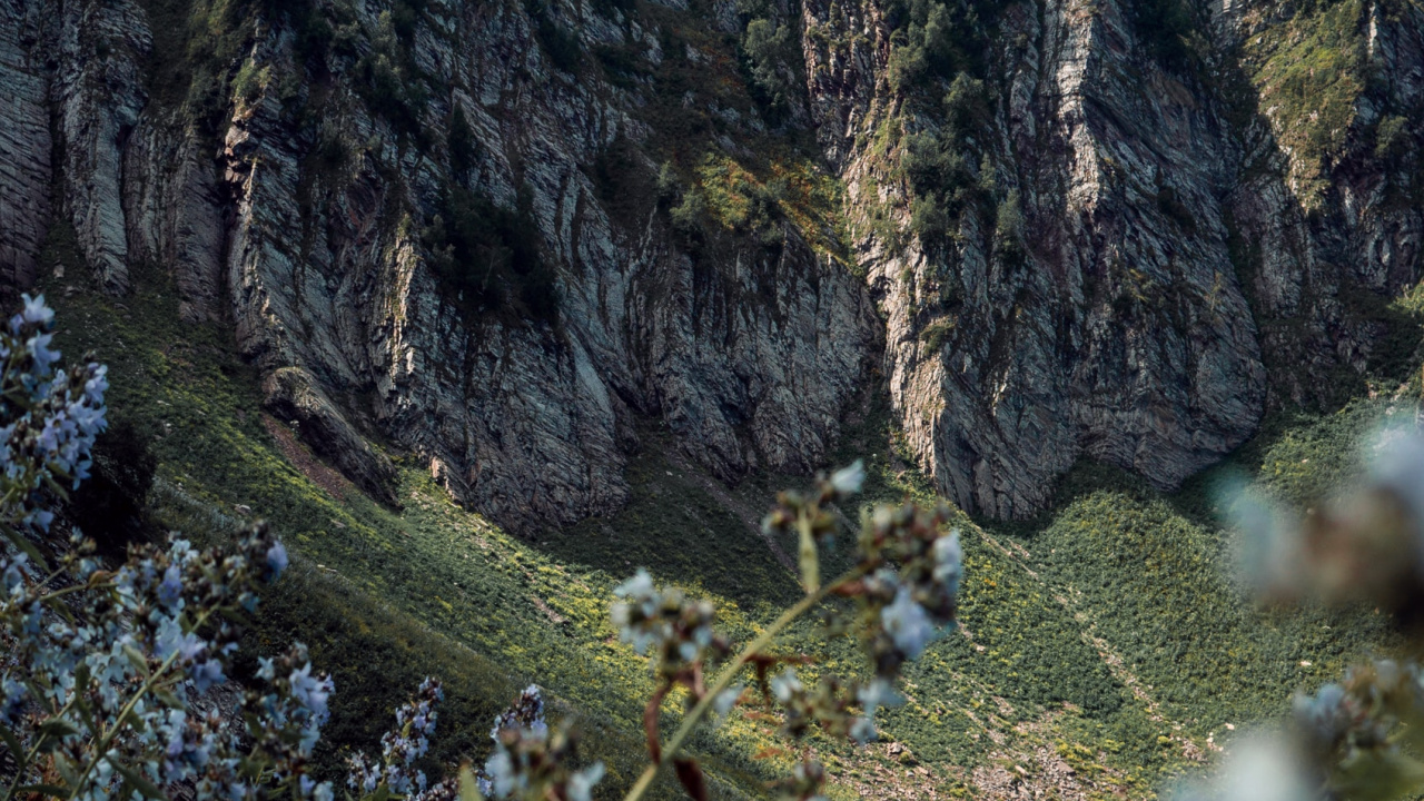 Bergigen Landschaftsformen, Geologie, Gelände, Aufschluss, Vegetation. Wallpaper in 1280x720 Resolution
