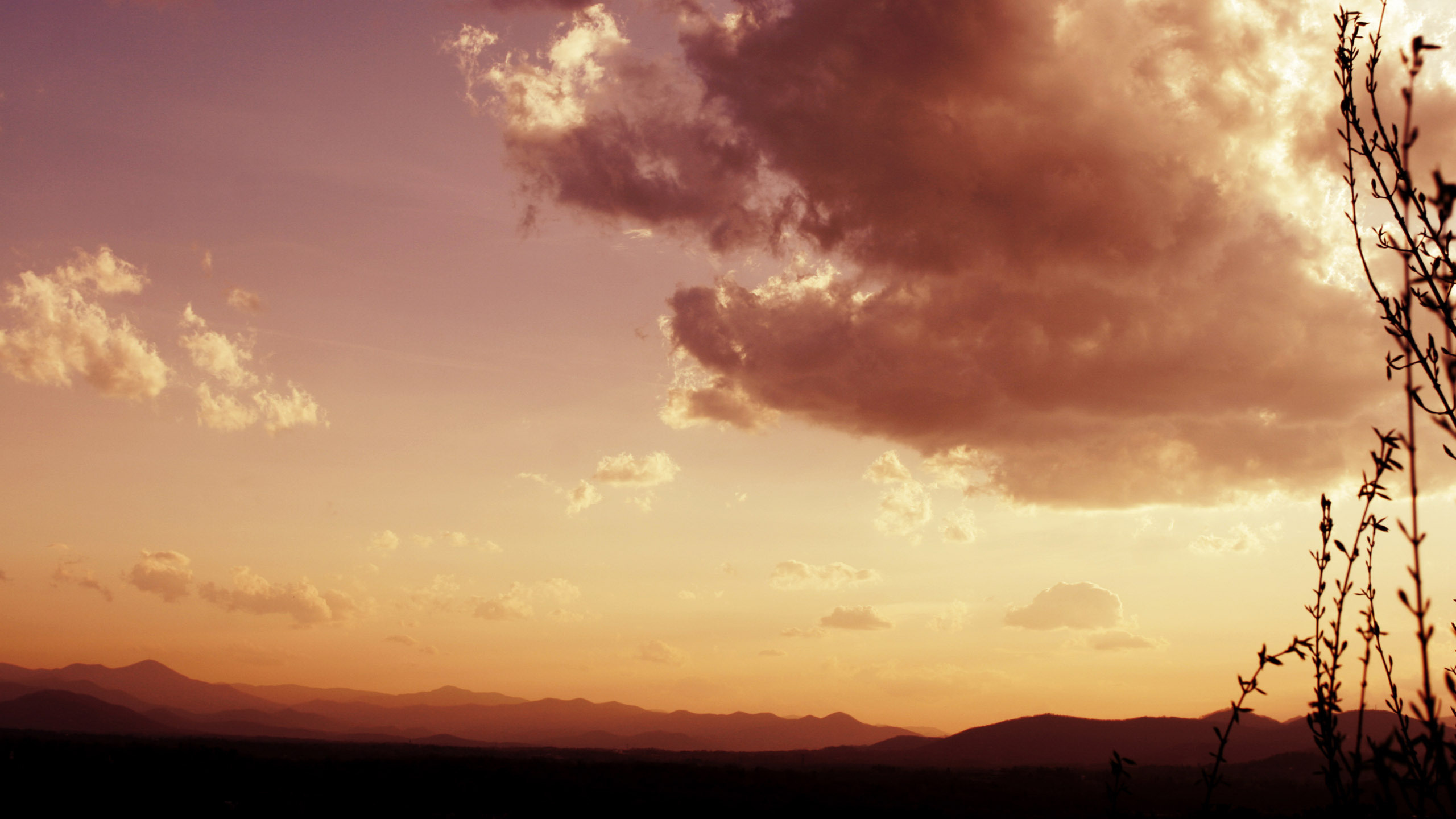 Silhouette of Mountain Under Cloudy Sky During Sunset. Wallpaper in 2560x1440 Resolution