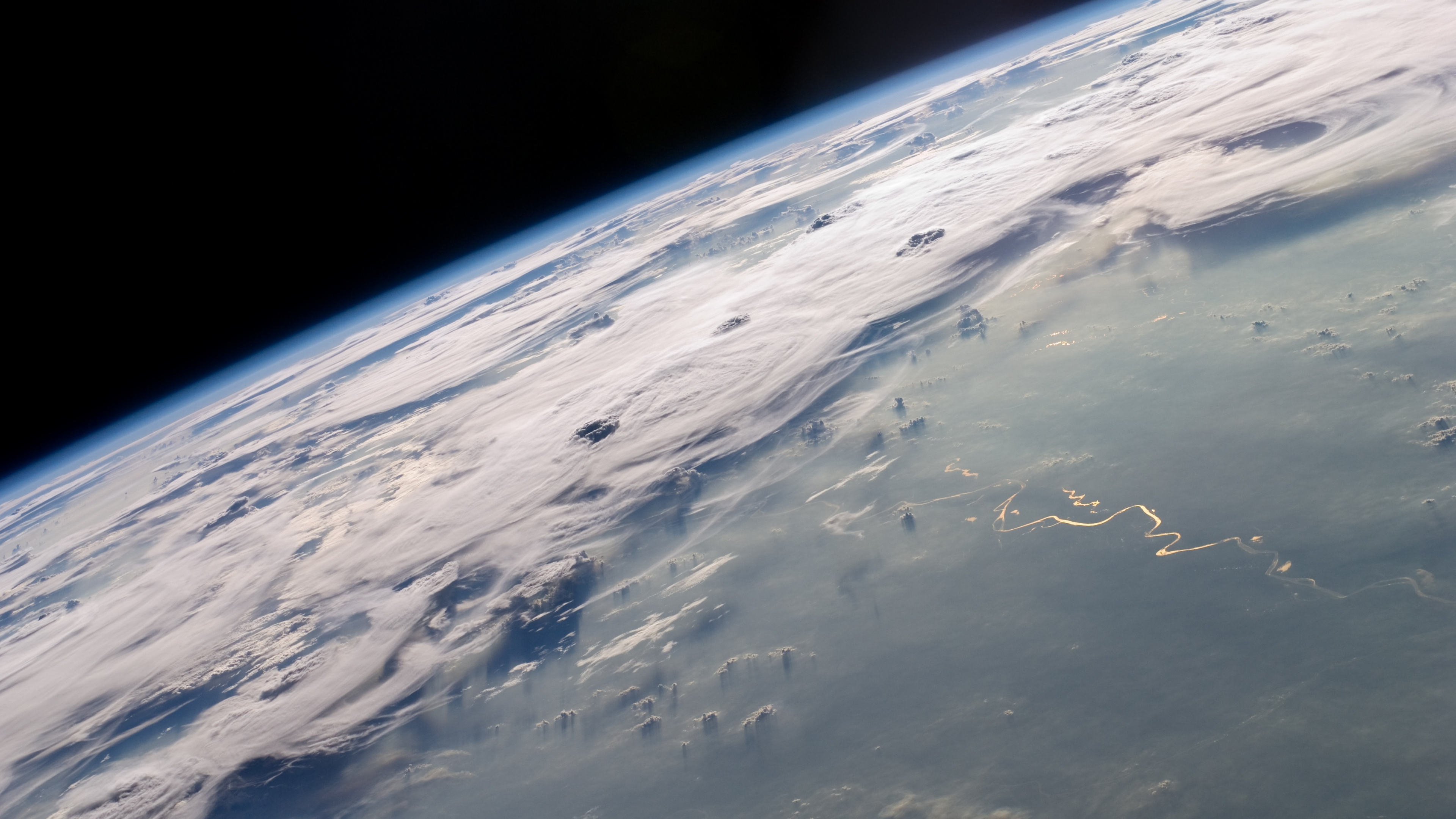 Nubes Blancas y Cielo Azul. Wallpaper in 3840x2160 Resolution