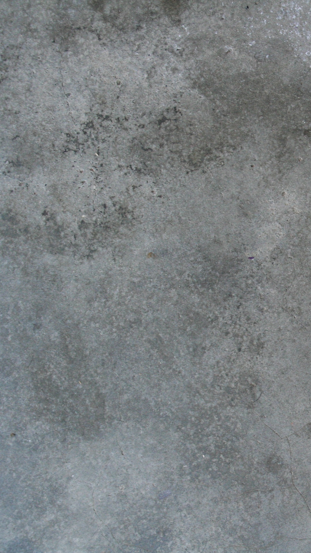 Person in Blauen Jeans Und Schwarzen Schuhen, Die Auf Grauem Betonboden Steht. Wallpaper in 1080x1920 Resolution