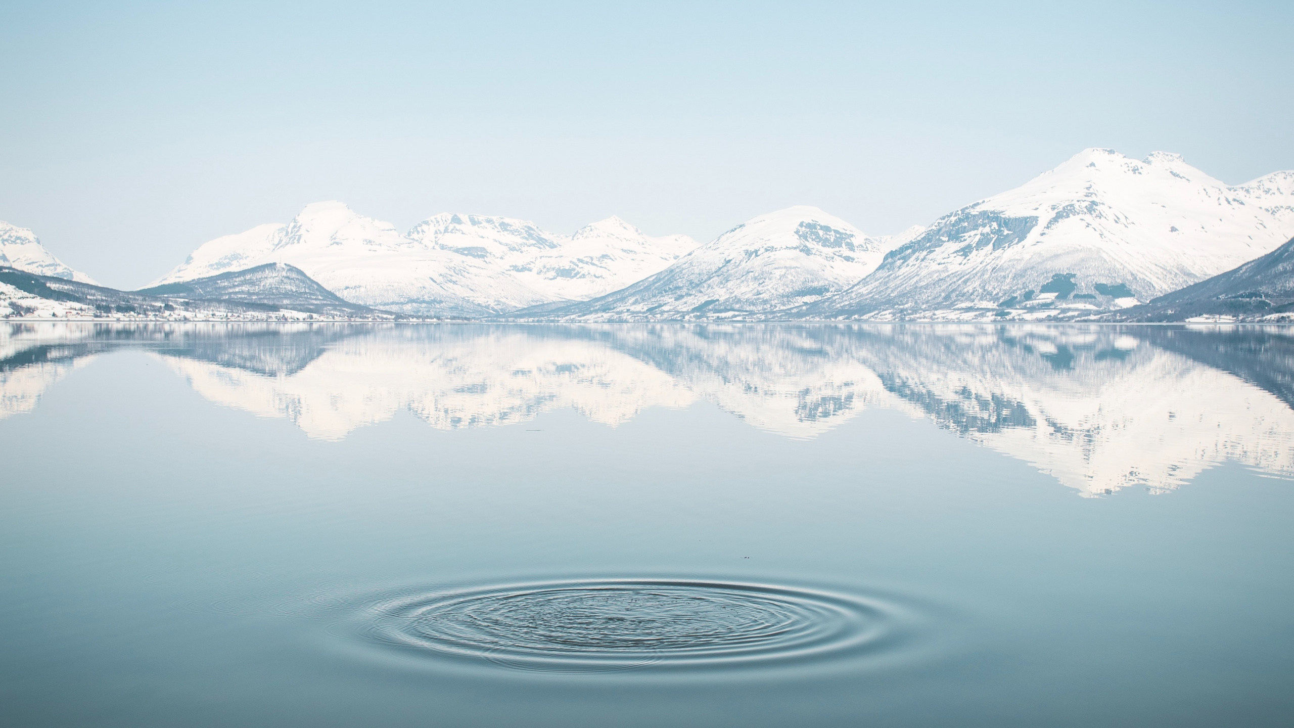 Mountainous Landforms, Mountain, Mountain Range, Highland, Lake. Wallpaper in 2560x1440 Resolution