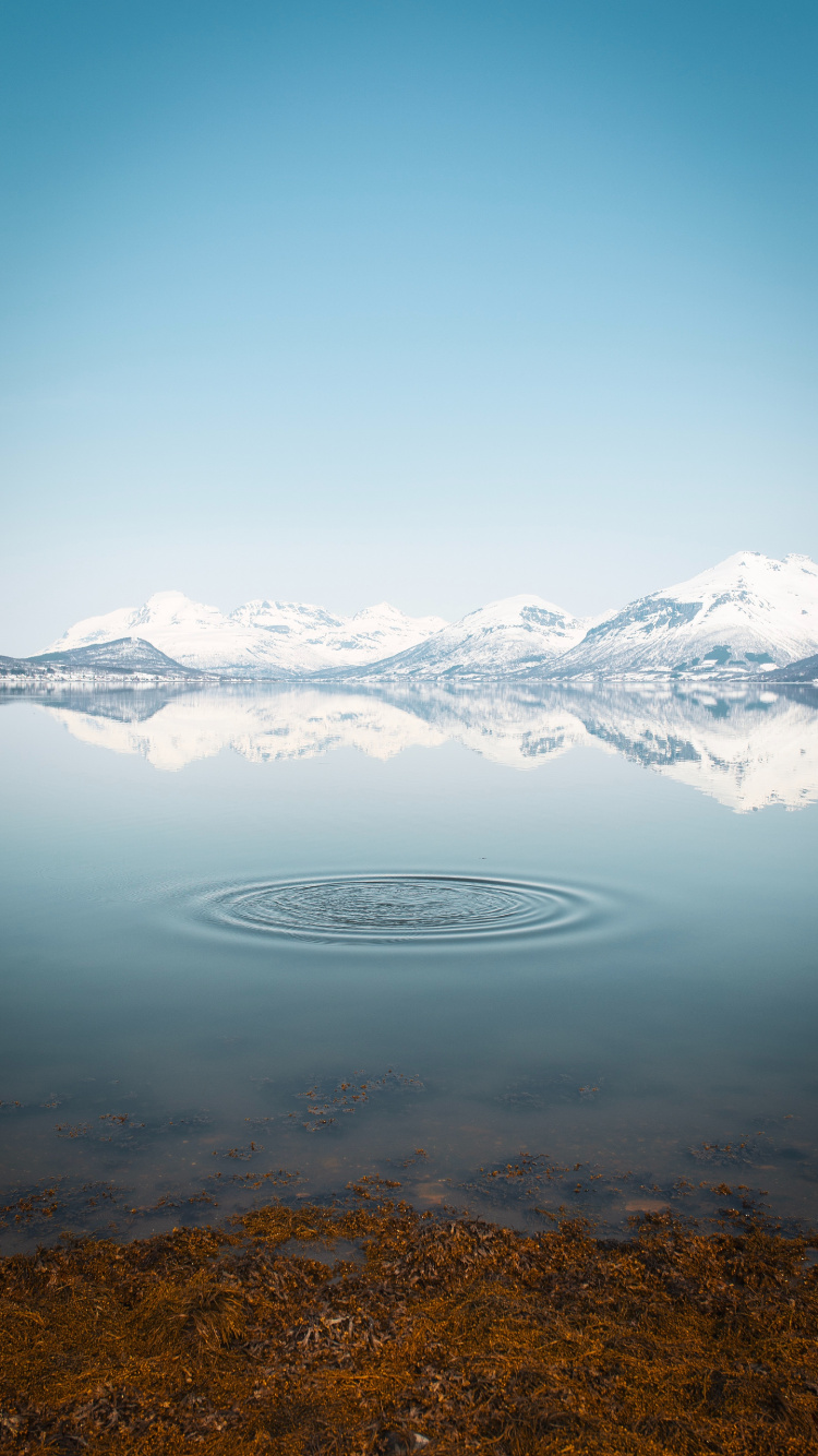 Bergigen Landschaftsformen, Bergkette, Hochland, See, Fiel. Wallpaper in 750x1334 Resolution
