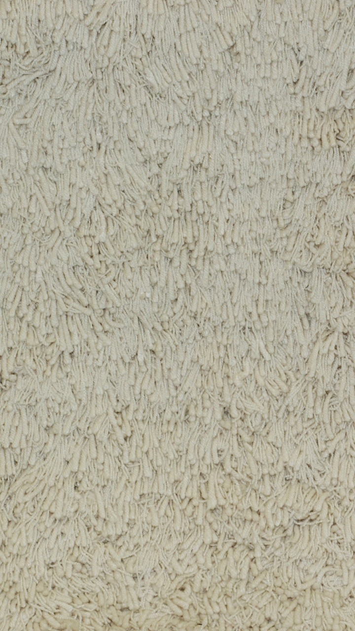 Textile Blanc Sur Table en Bois Marron. Wallpaper in 720x1280 Resolution