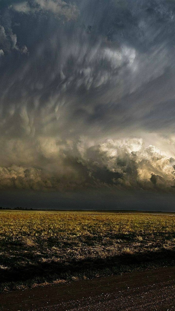 Nubes Blancas Sobre el Campo. Wallpaper in 720x1280 Resolution