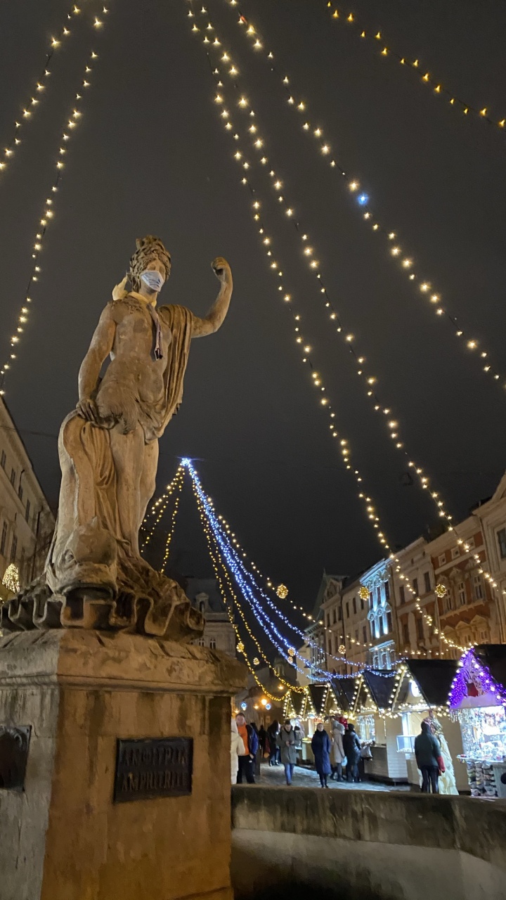 Luminaire, Lumière de Rue, Les Lumières de Noël, Le Jour De Noël, Attraction Touristique. Wallpaper in 720x1280 Resolution