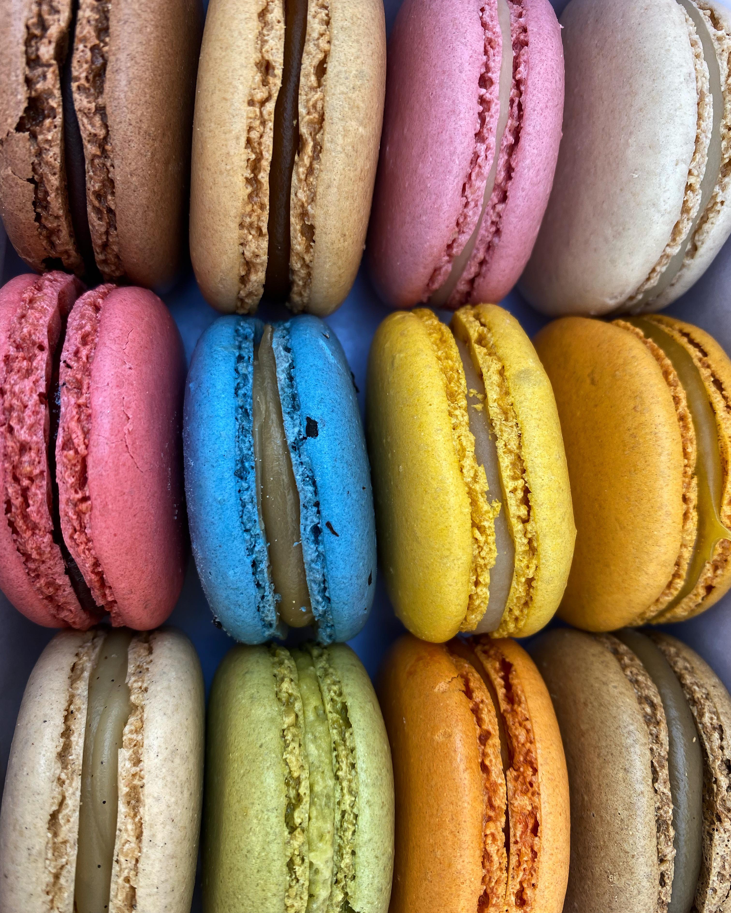 Download wallpaper 938x1668 macaron, dessert, cookies, cake, colorful  iphone 8/7/6s/6 for parallax hd background