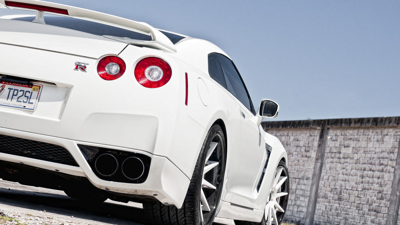 White Porsche 911 Parked on Road During Daytime. Wallpaper in 1280x720 Resolution