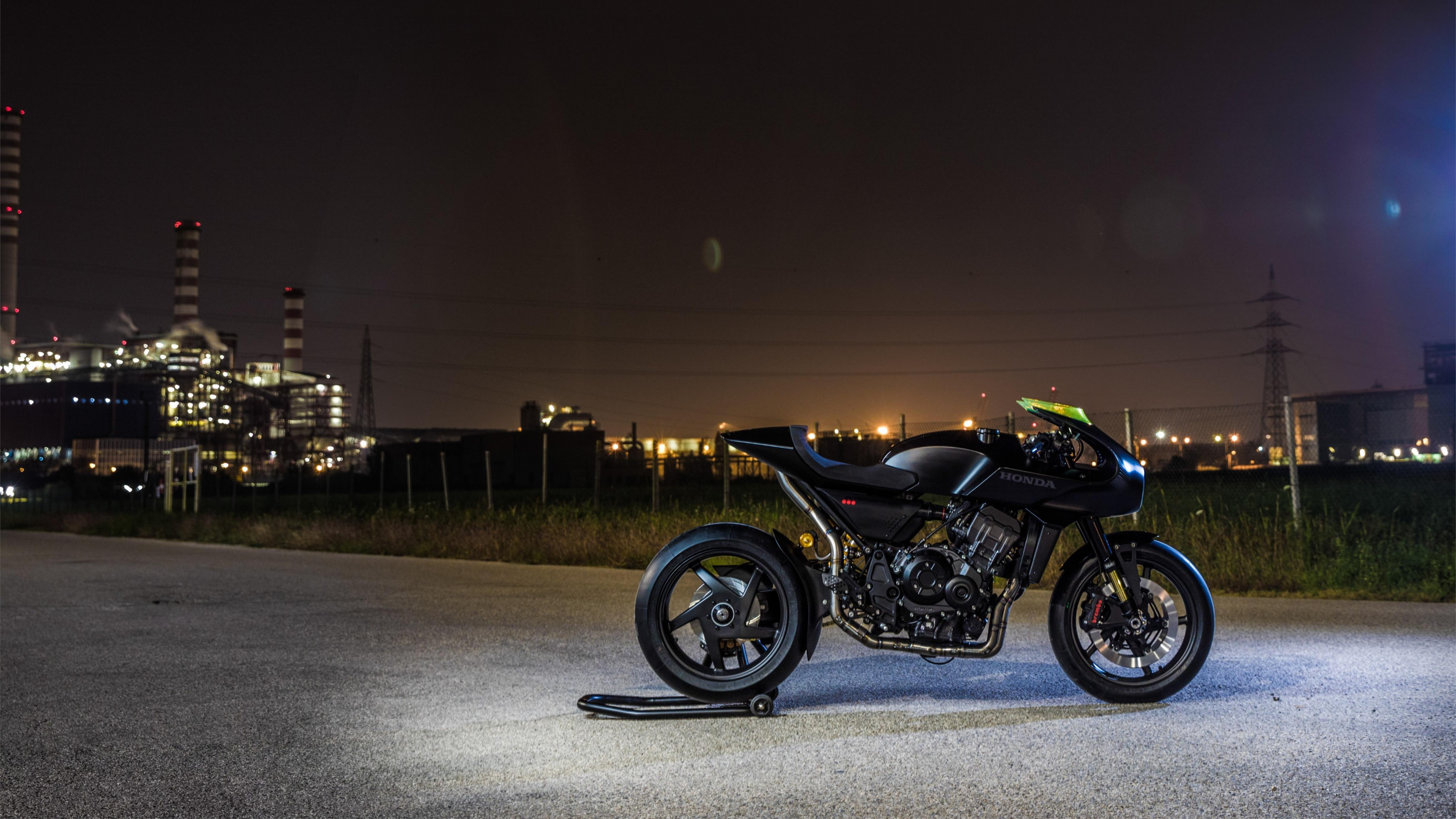 Black and Green Sports Bike on Gray Asphalt Road During Night Time. Wallpaper in 3840x2160 Resolution