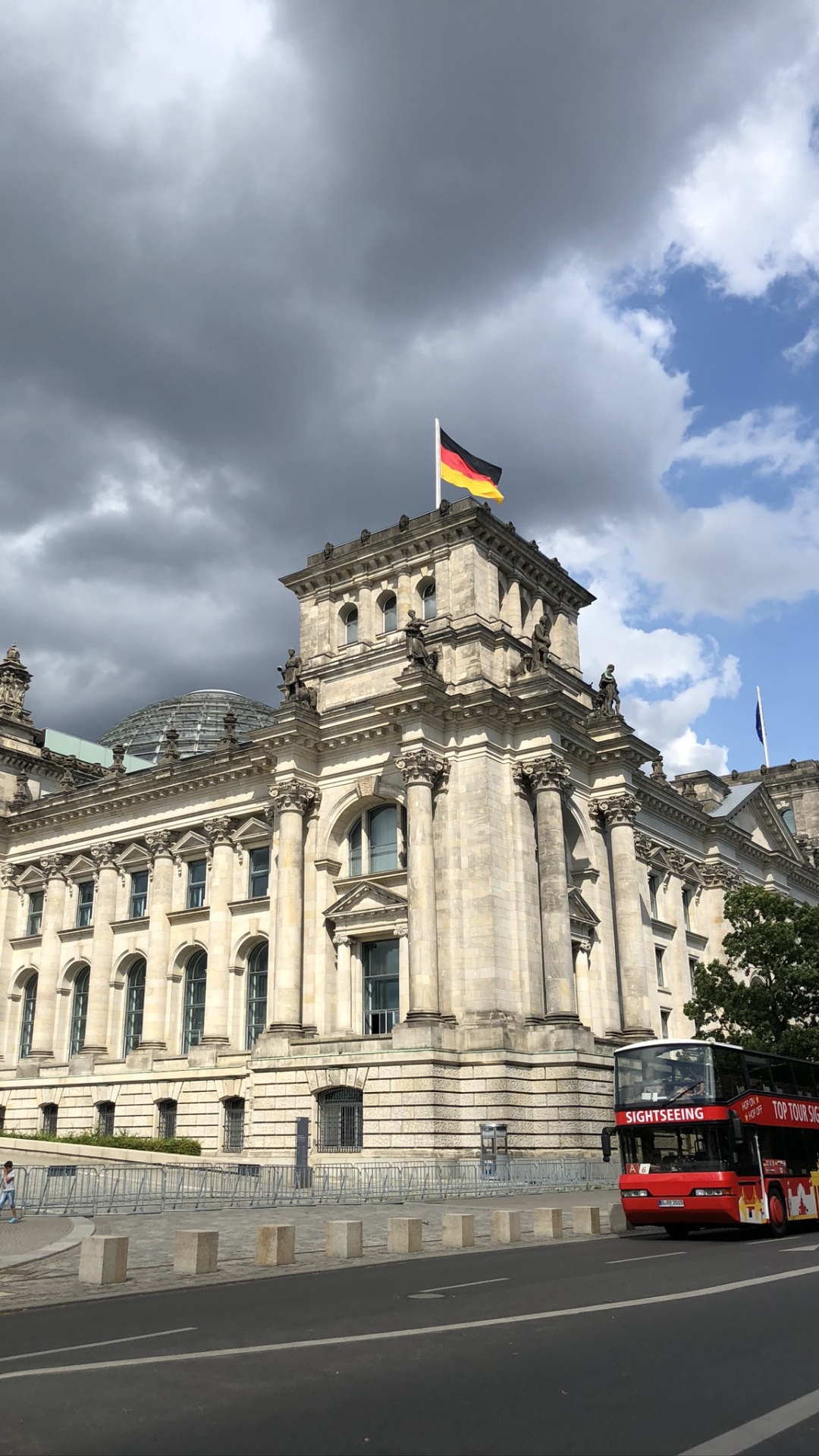 Berlin, Deutschland, Reichstagsgebäude, Klassische Architektur, Sehenswürdigkeit. Wallpaper in 1080x1920 Resolution