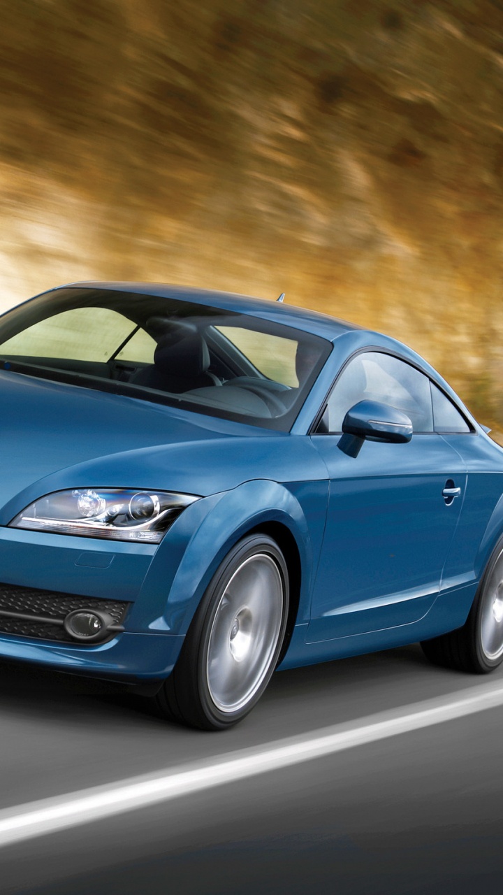 Bleu Audi r 8 Sur Route Pendant la Journée. Wallpaper in 720x1280 Resolution