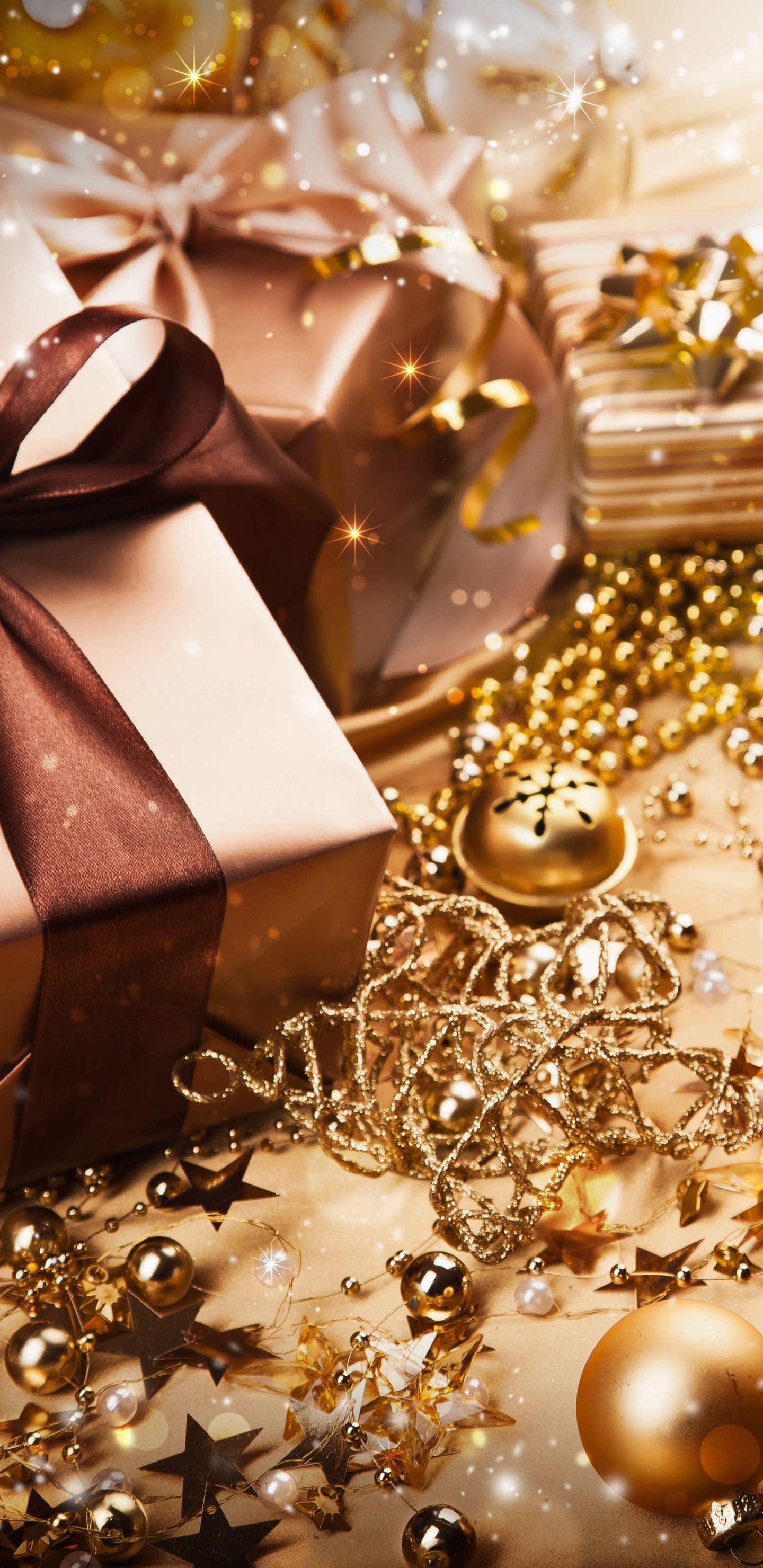 Fashion Accessory, Gold, Wedding Favors, Necklace, Clothing. Wallpaper in 1440x2960 Resolution