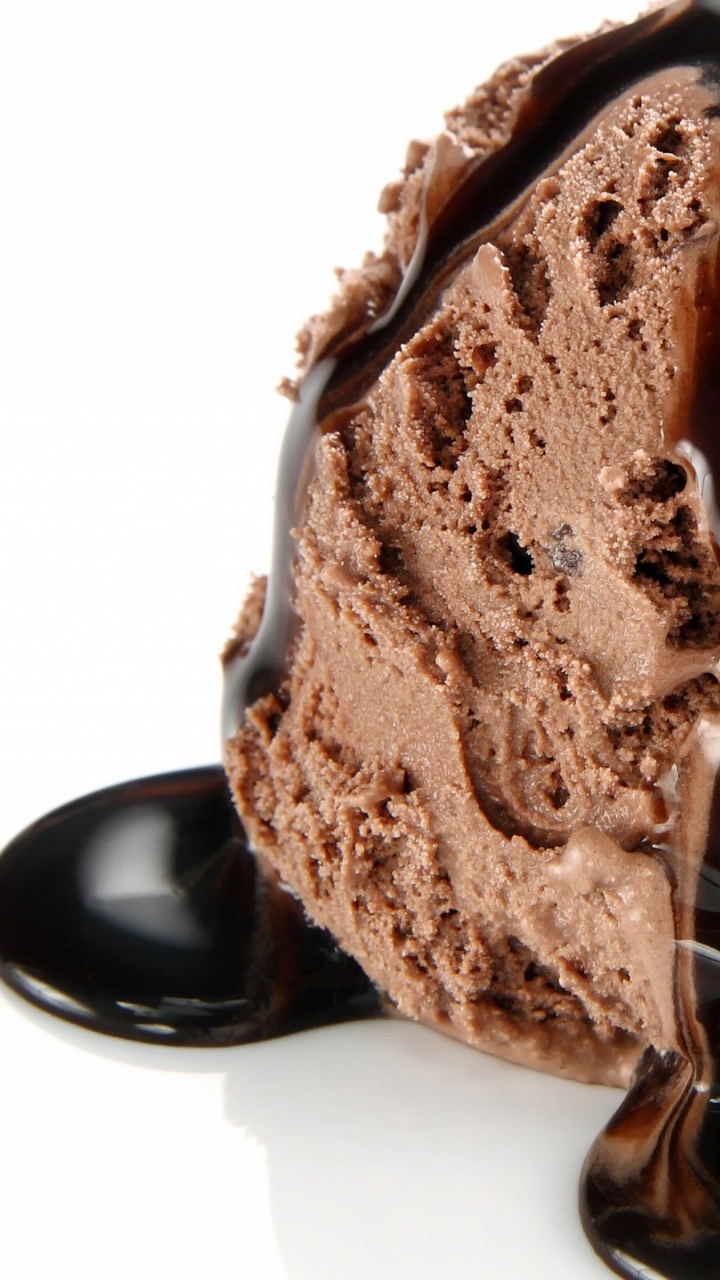 Chocolate Cake With Chocolate Syrup. Wallpaper in 720x1280 Resolution
