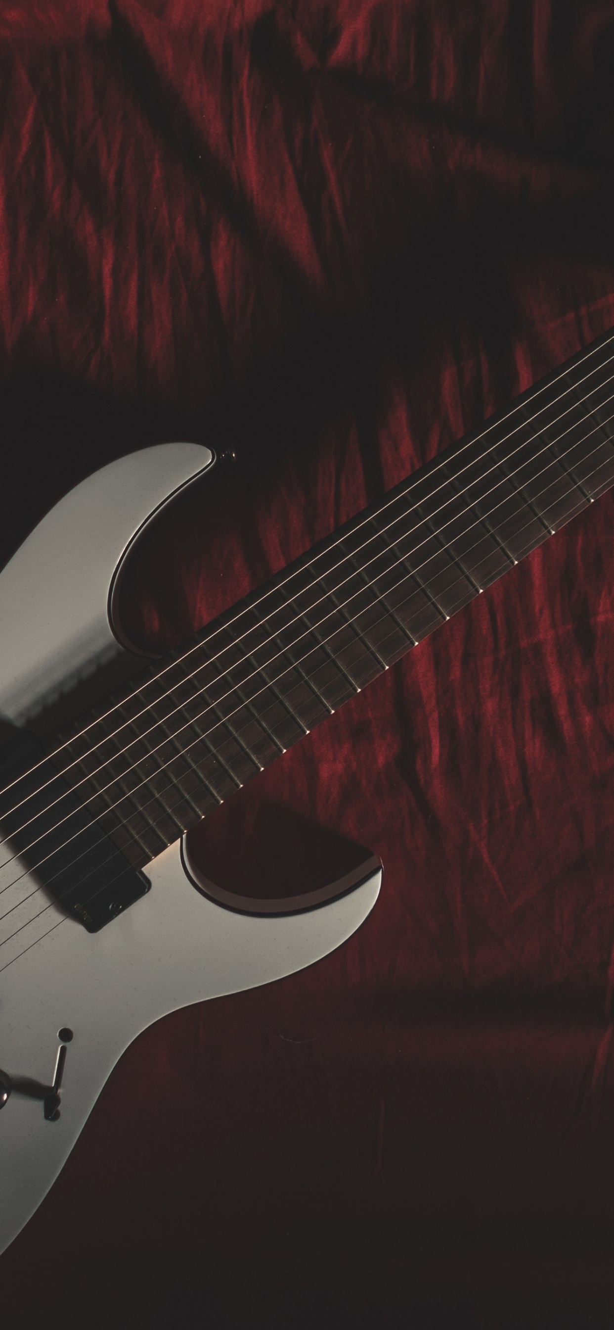 Gitarre, Gitarrist, Konzertgitarre, Gitarren-Zubehör, Gezupfte Saiteninstrumente. Wallpaper in 1242x2688 Resolution