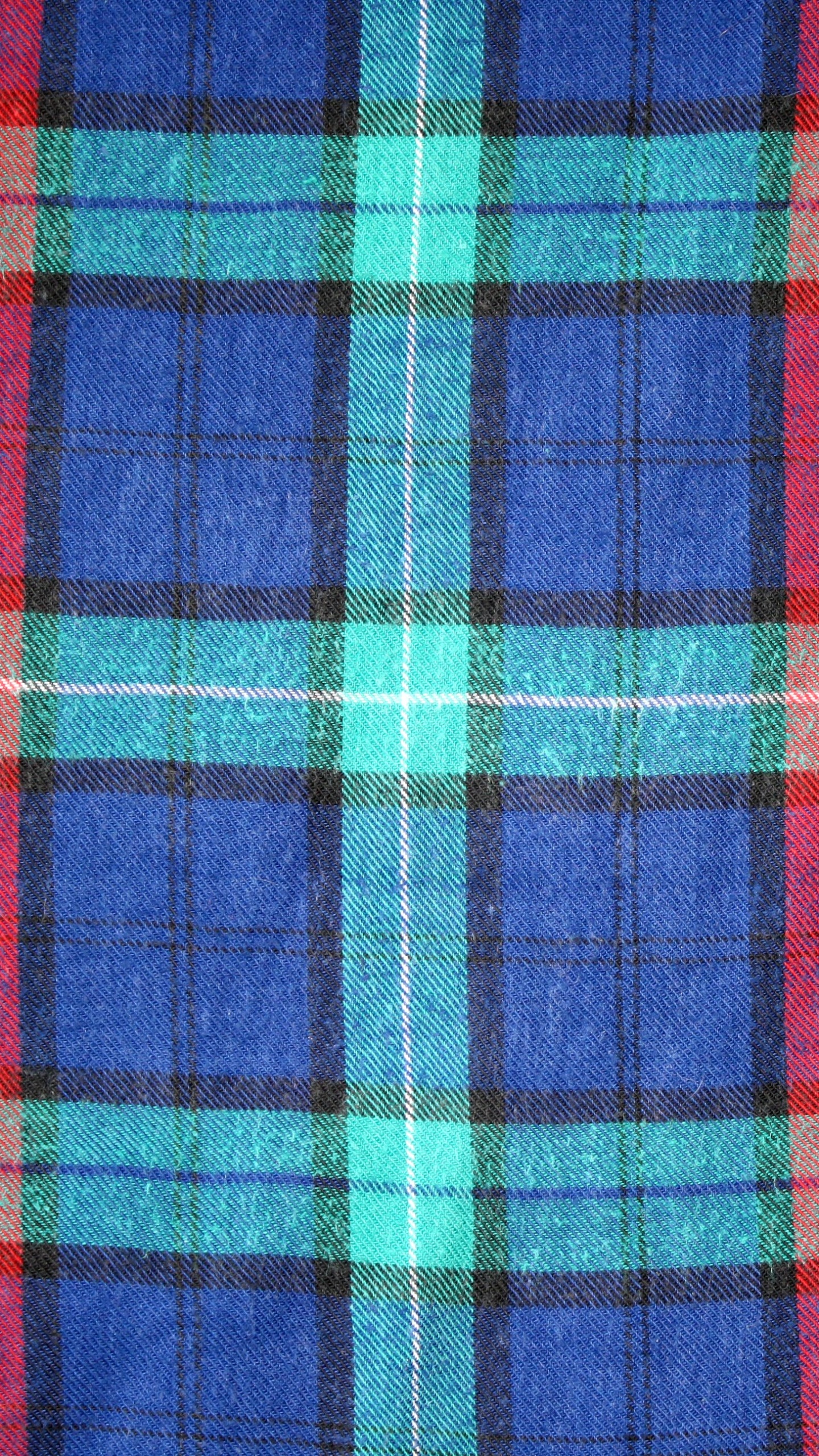Blau-rot-grün Kariertes Textil. Wallpaper in 1440x2560 Resolution
