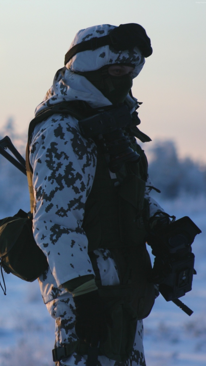 Soldier, Snow, Winter, Freezing, Arctic. Wallpaper in 720x1280 Resolution