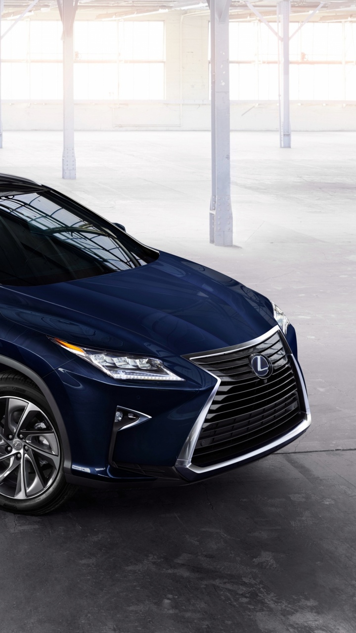 Blaues Bmw m 3 Coupe Tagsüber Auf Dem Parkplatz Geparkt. Wallpaper in 720x1280 Resolution