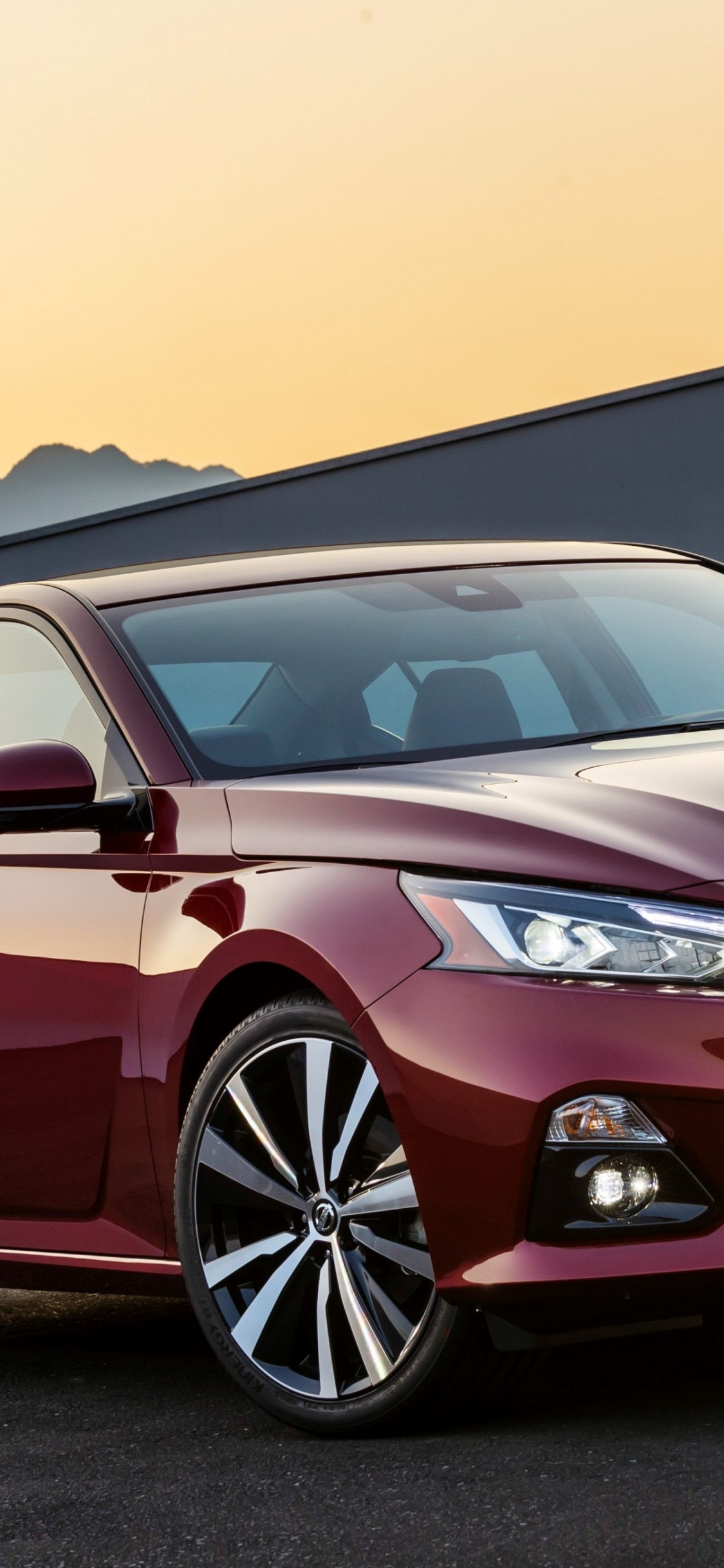 Rot Mercedes Benz g Klasse Suv. Wallpaper in 1125x2436 Resolution