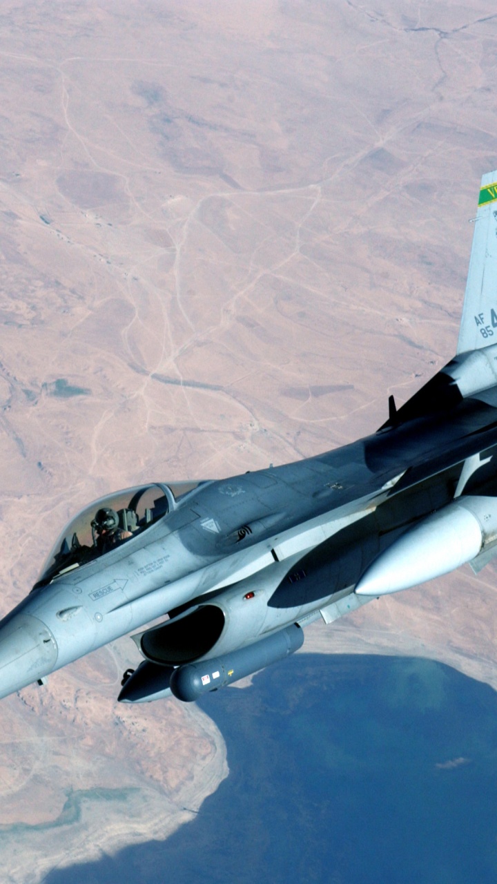 Gray Fighter Jet on Mid Air During Daytime. Wallpaper in 720x1280 Resolution