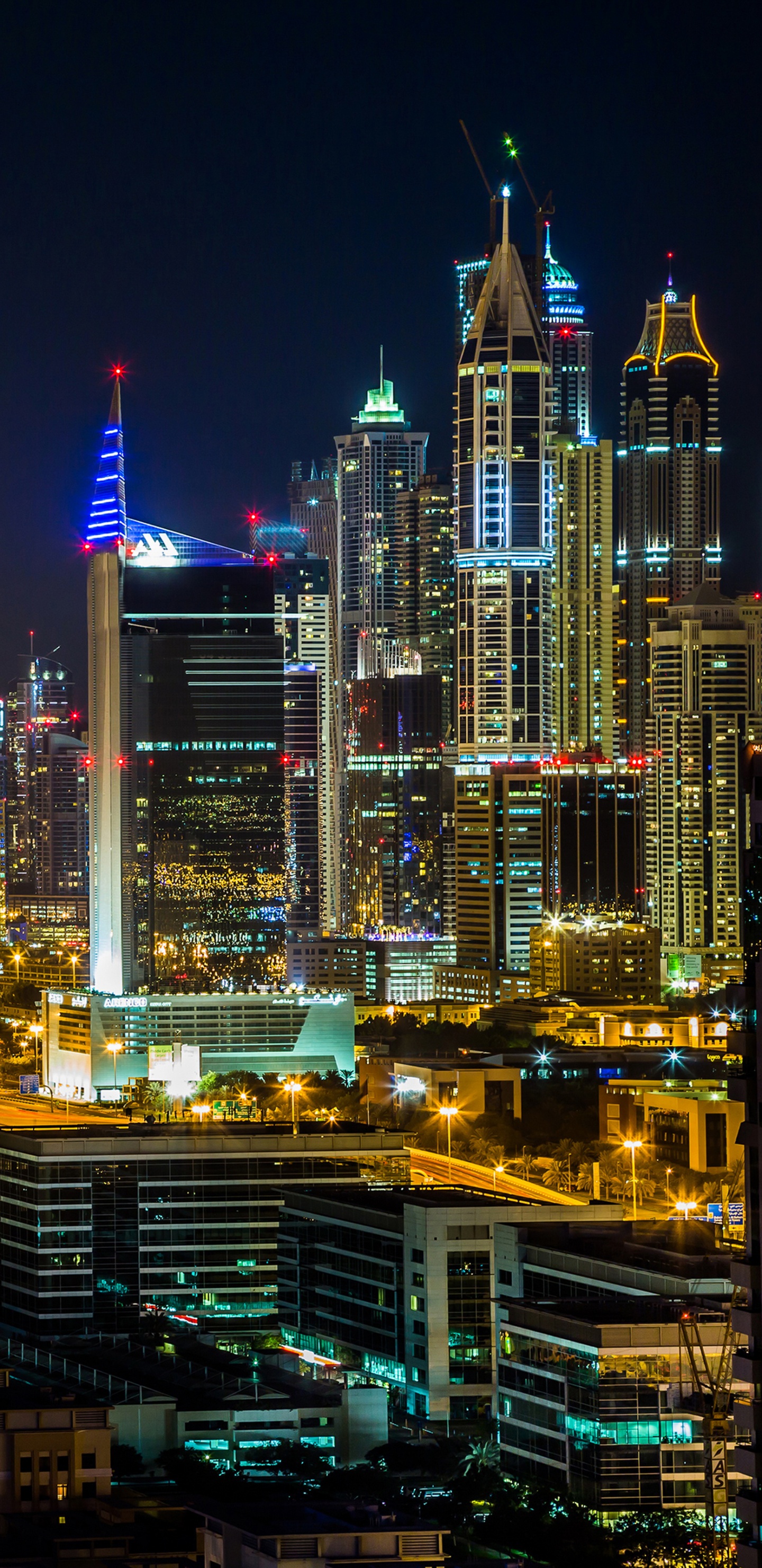 Skyline Der Stadt Bei Nacht Night. Wallpaper in 1440x2960 Resolution