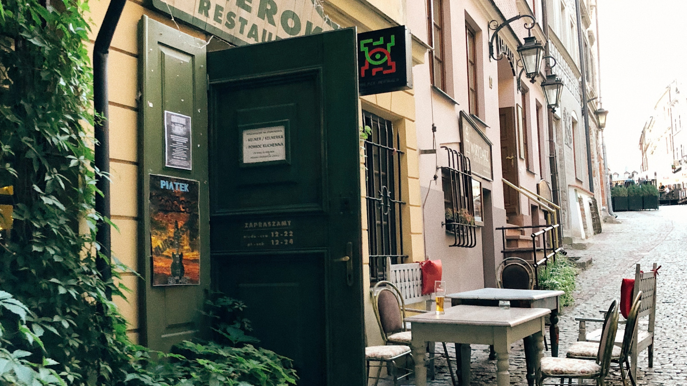 Gasse, Fenster, Nachbarschaft, Stadt, Street. Wallpaper in 1366x768 Resolution