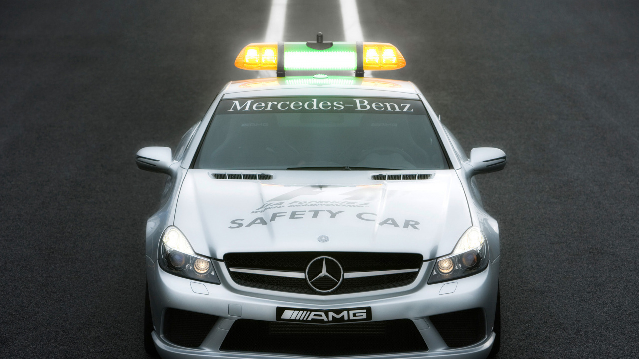 White Bmw m 3 on Road. Wallpaper in 1280x720 Resolution