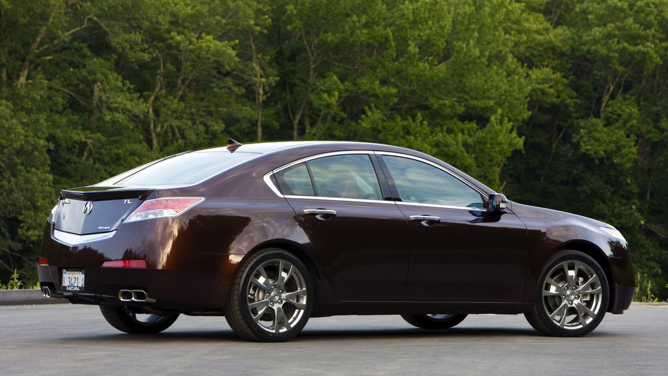Brown Sedan on Gray Asphalt Road During Daytime. Wallpaper in 1366x768 Resolution
