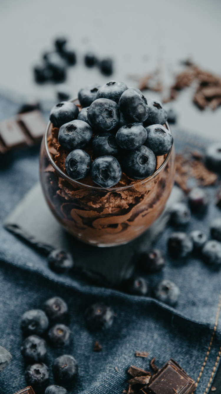 Blue Berries in Brown and Blue Ceramic Bowl. Wallpaper in 750x1334 Resolution