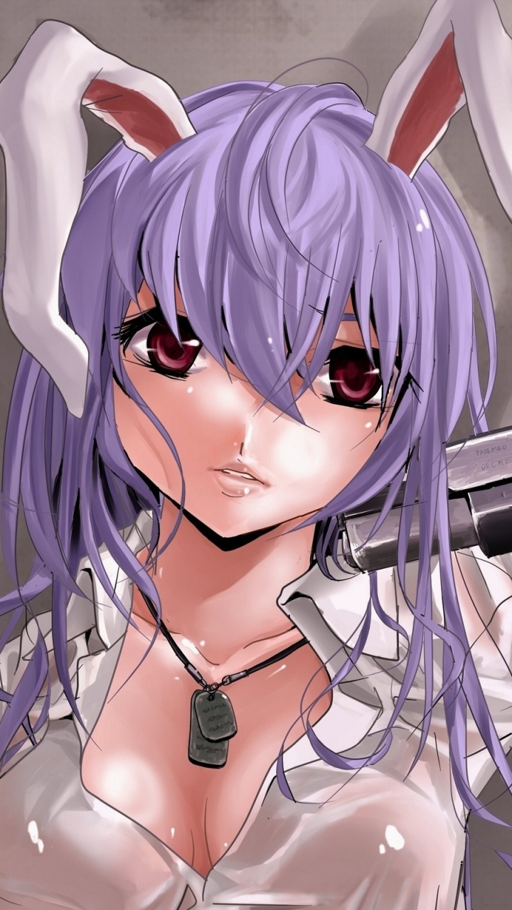 Mujer en Vestido Blanco Sosteniendo Personaje de Anime Rifle Negro. Wallpaper in 720x1280 Resolution