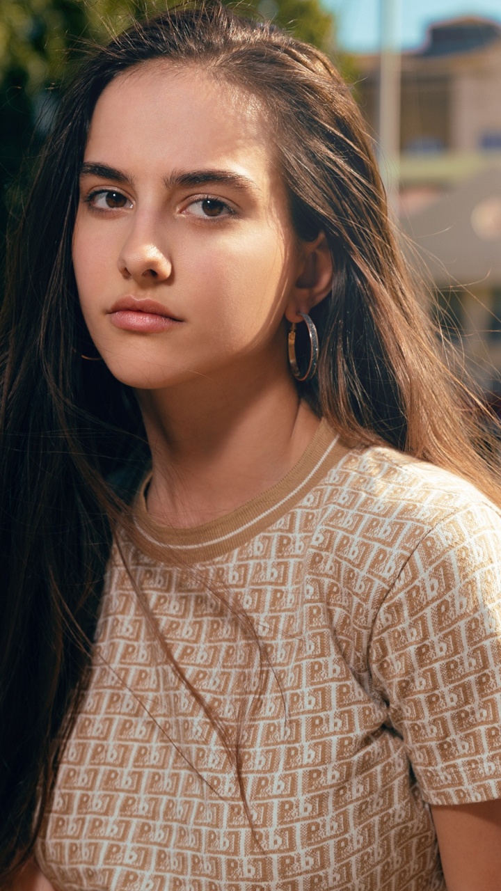 Beauty, Brown Hair, Long Hair, Head Hair, Lip. Wallpaper in 720x1280 Resolution