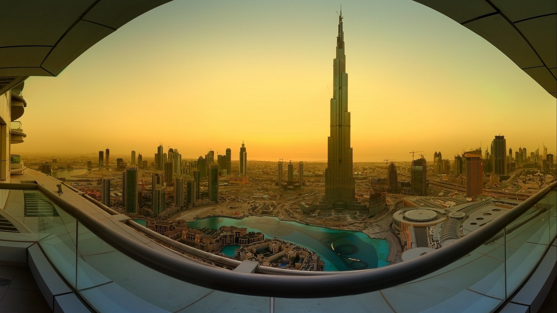 Immeubles de Grande Hauteur Près D'un Plan D'eau Pendant la Journée. Wallpaper in 1920x1080 Resolution