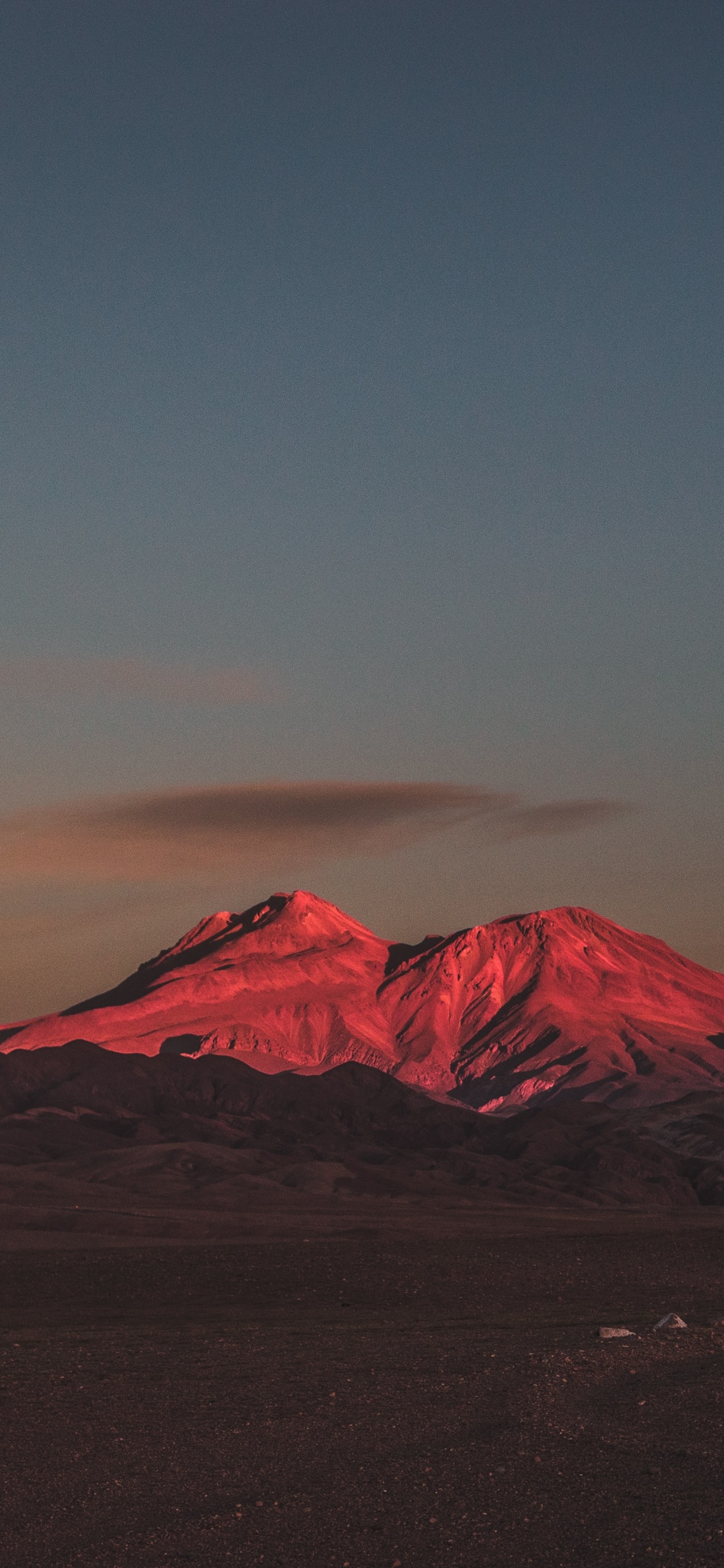 Volcan-bouclier, Les Reliefs Montagneux, Matin, Horizon, Gamme de Montagne. Wallpaper in 1125x2436 Resolution