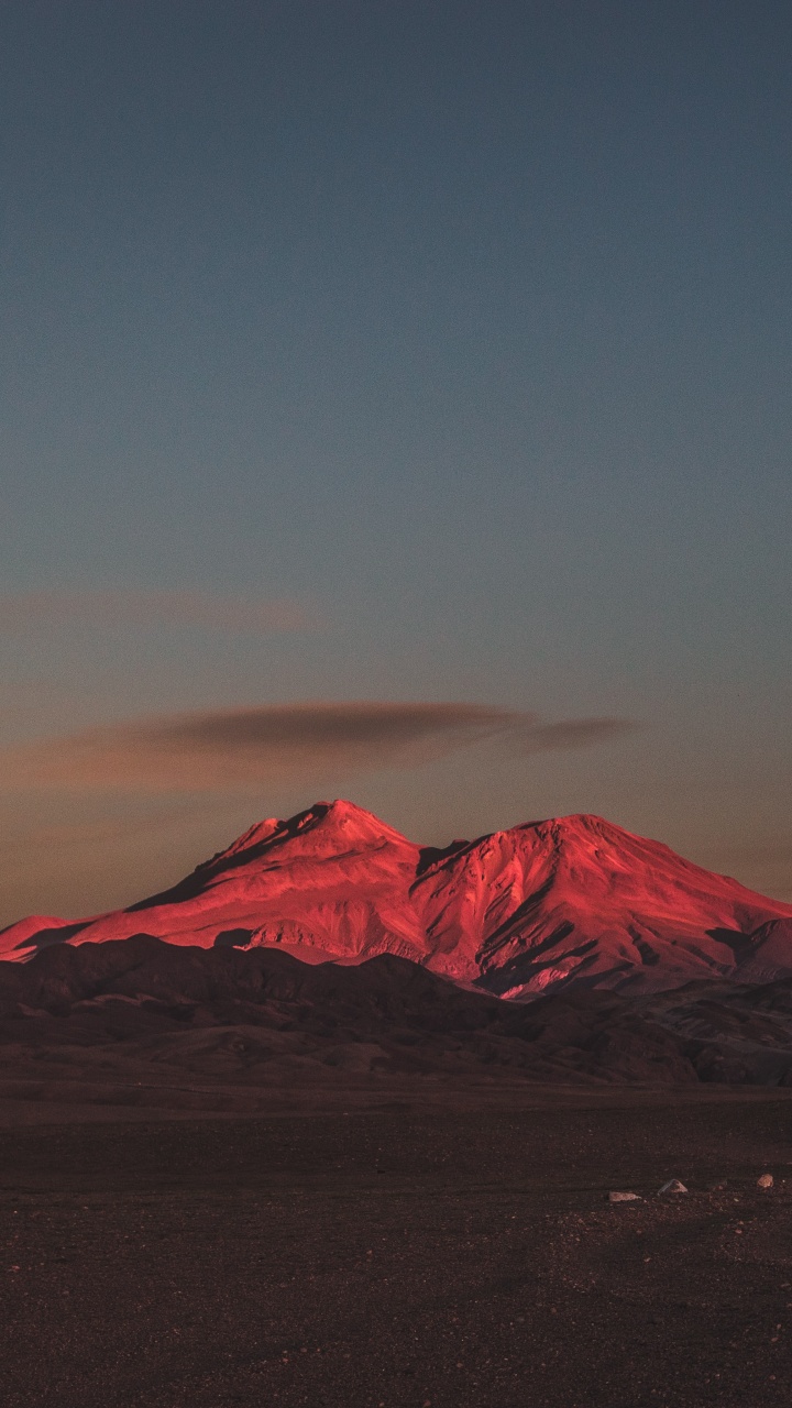 Volcan-bouclier, Les Reliefs Montagneux, Matin, Horizon, Gamme de Montagne. Wallpaper in 720x1280 Resolution