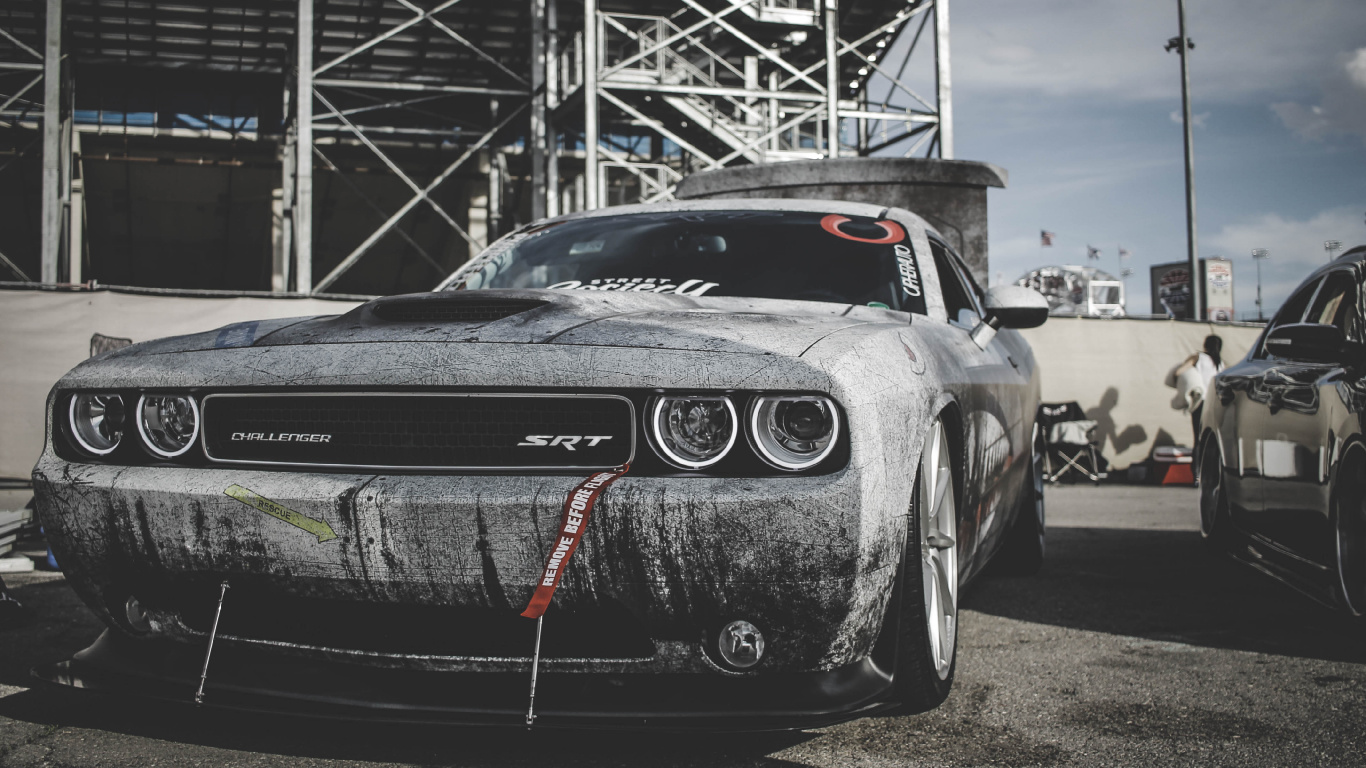 Gray and Black Sports Car on Road During Daytime. Wallpaper in 1366x768 Resolution