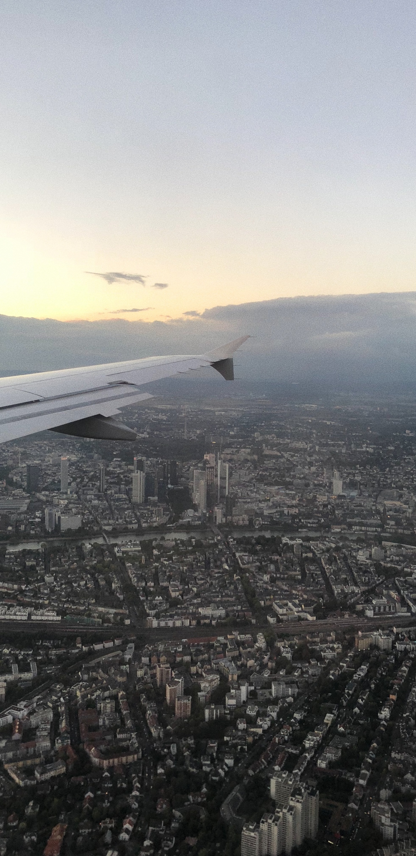 Flug, Birds Eye View, Atmosphäre, Flugreise, Wohngebiet. Wallpaper in 1440x2960 Resolution