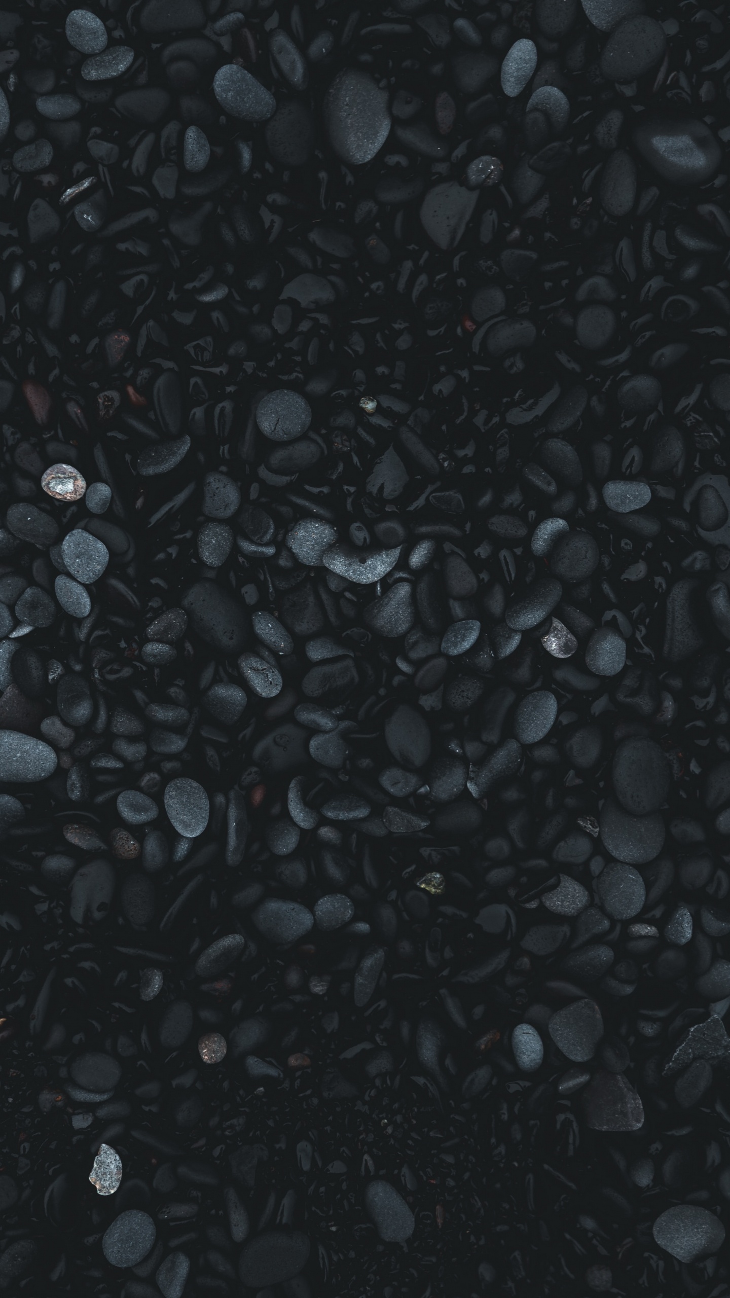 Pierres Noires et Blanches au Sol. Wallpaper in 1440x2560 Resolution
