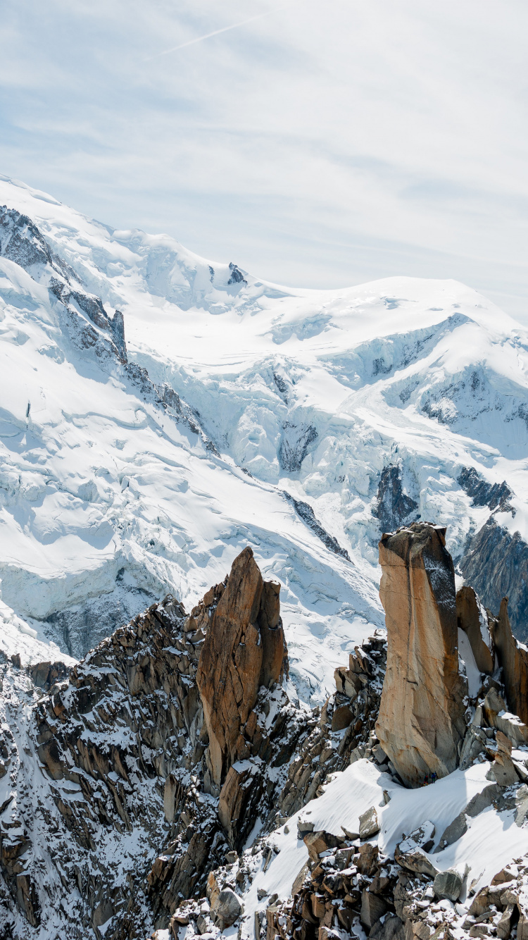 Mont Blanc, Bergigen Landschaftsformen, Winter, Bergkette, Schnee. Wallpaper in 750x1334 Resolution
