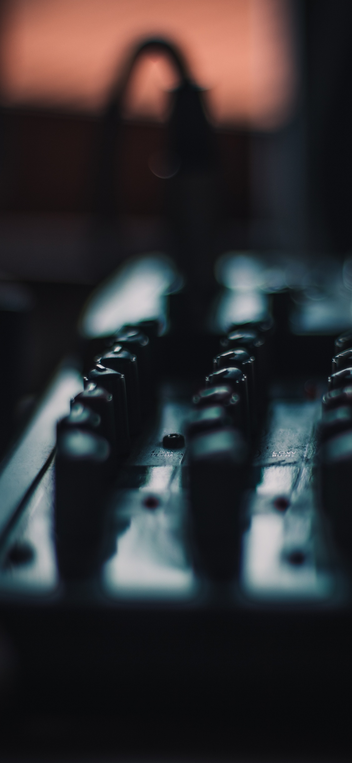 Mixing Console, Audio Mixing, DJ Mixer, Games, Chess. Wallpaper in 1125x2436 Resolution