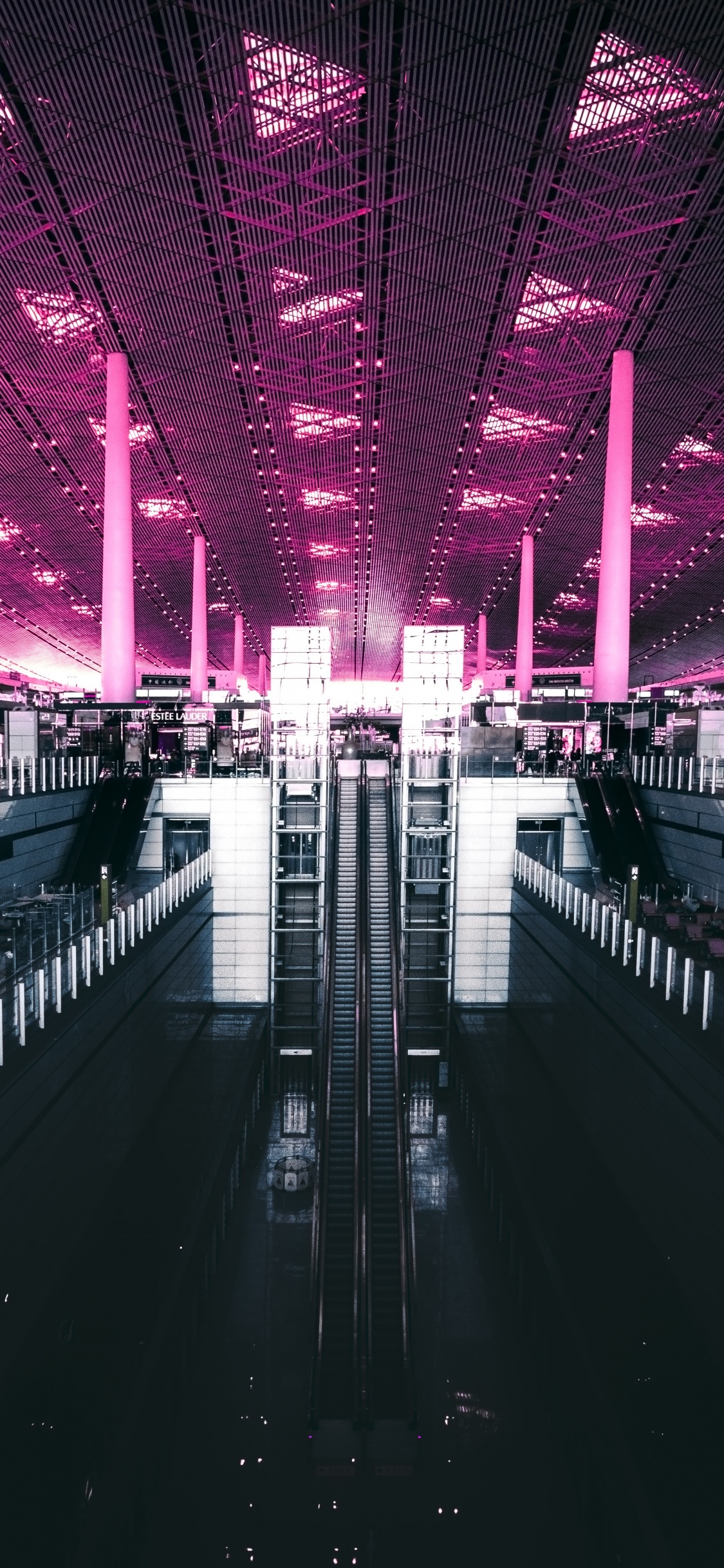 Schwarz-Weiß-Bahnhof. Wallpaper in 1125x2436 Resolution