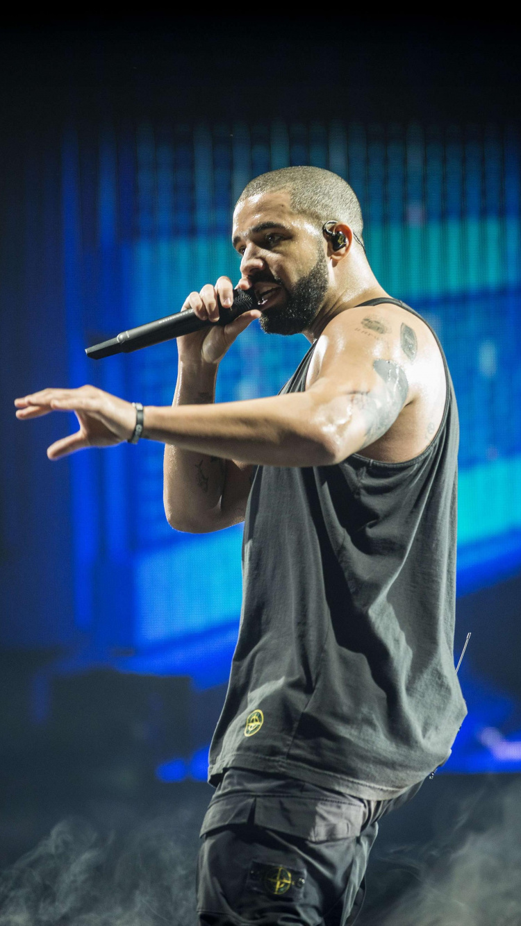 Drake Live, Rapper, Aubrey The Three Migos Tour, More Life, Concert. Wallpaper in 750x1334 Resolution