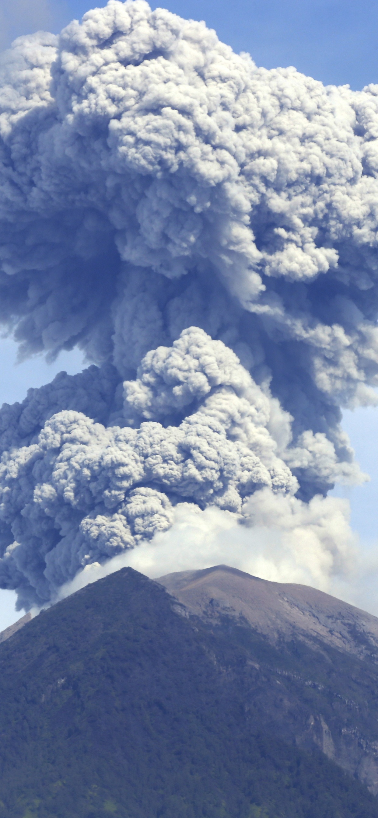 White and Gray Mountain Under Blue Sky. Wallpaper in 1242x2688 Resolution