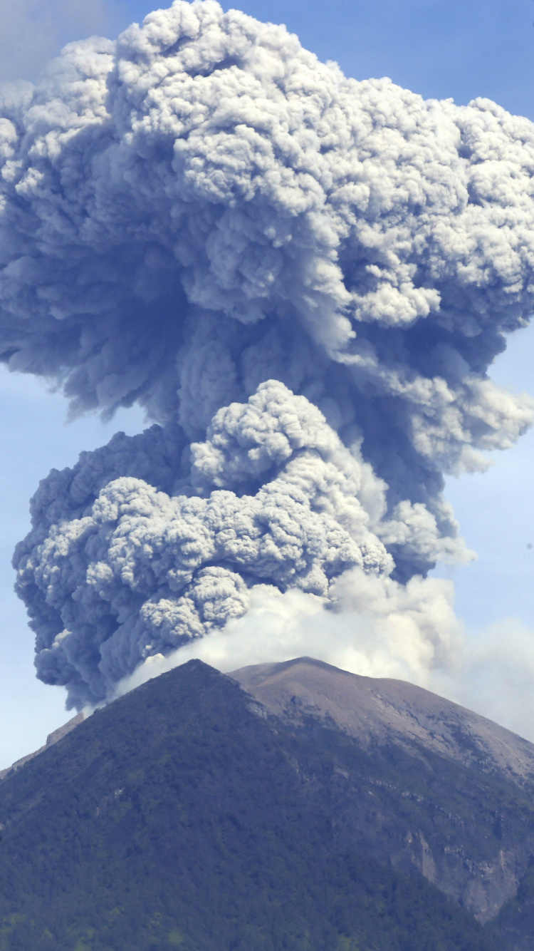 White and Gray Mountain Under Blue Sky. Wallpaper in 750x1334 Resolution