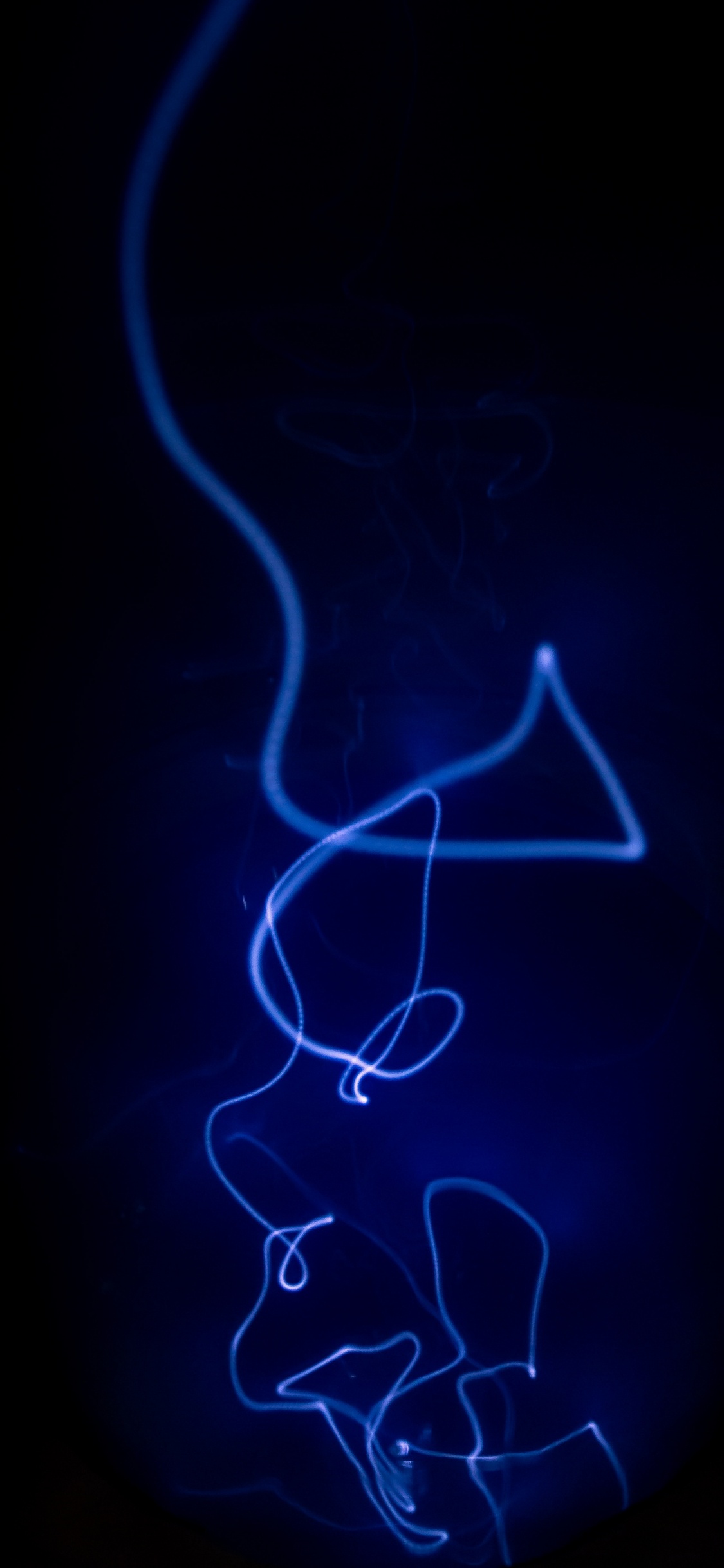 Blaue Und Weiße Lichtillustration. Wallpaper in 1125x2436 Resolution