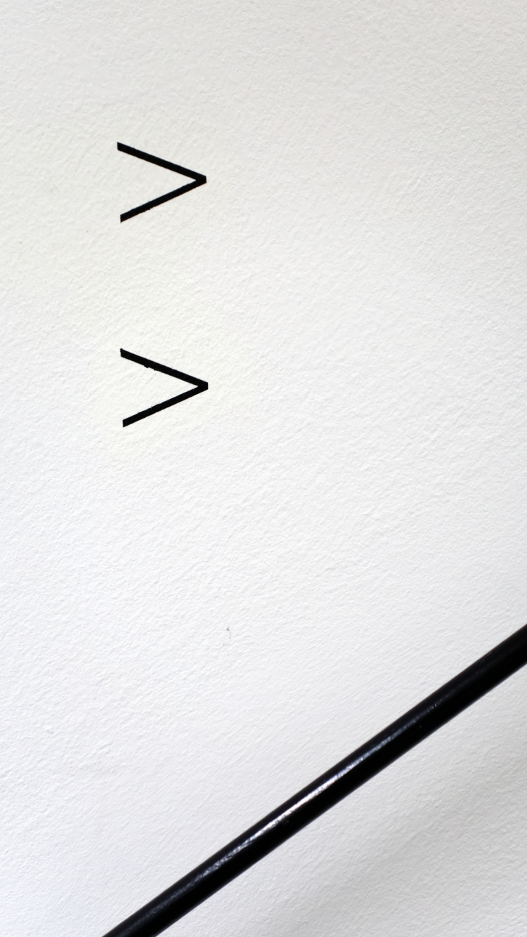 Línea Negra Sobre Superficie Blanca. Wallpaper in 750x1334 Resolution