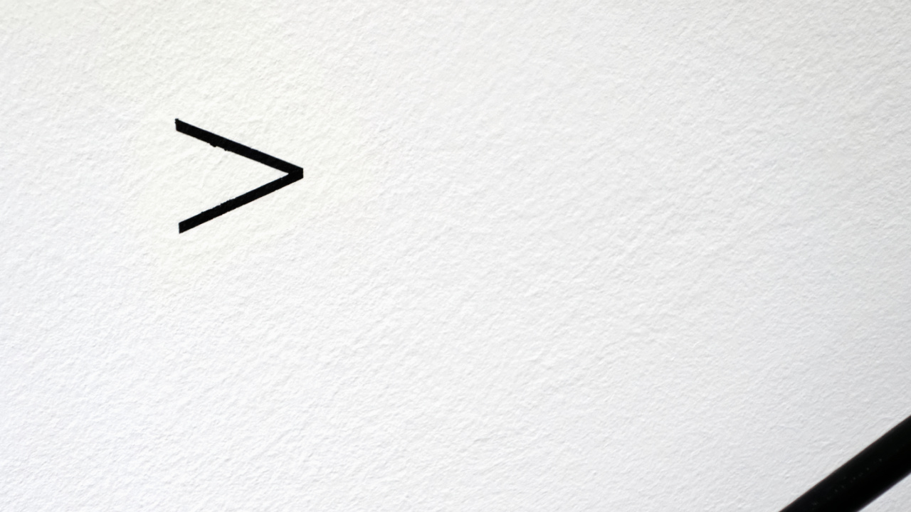 Schwarze Linie Auf Weißer Fläche. Wallpaper in 1280x720 Resolution